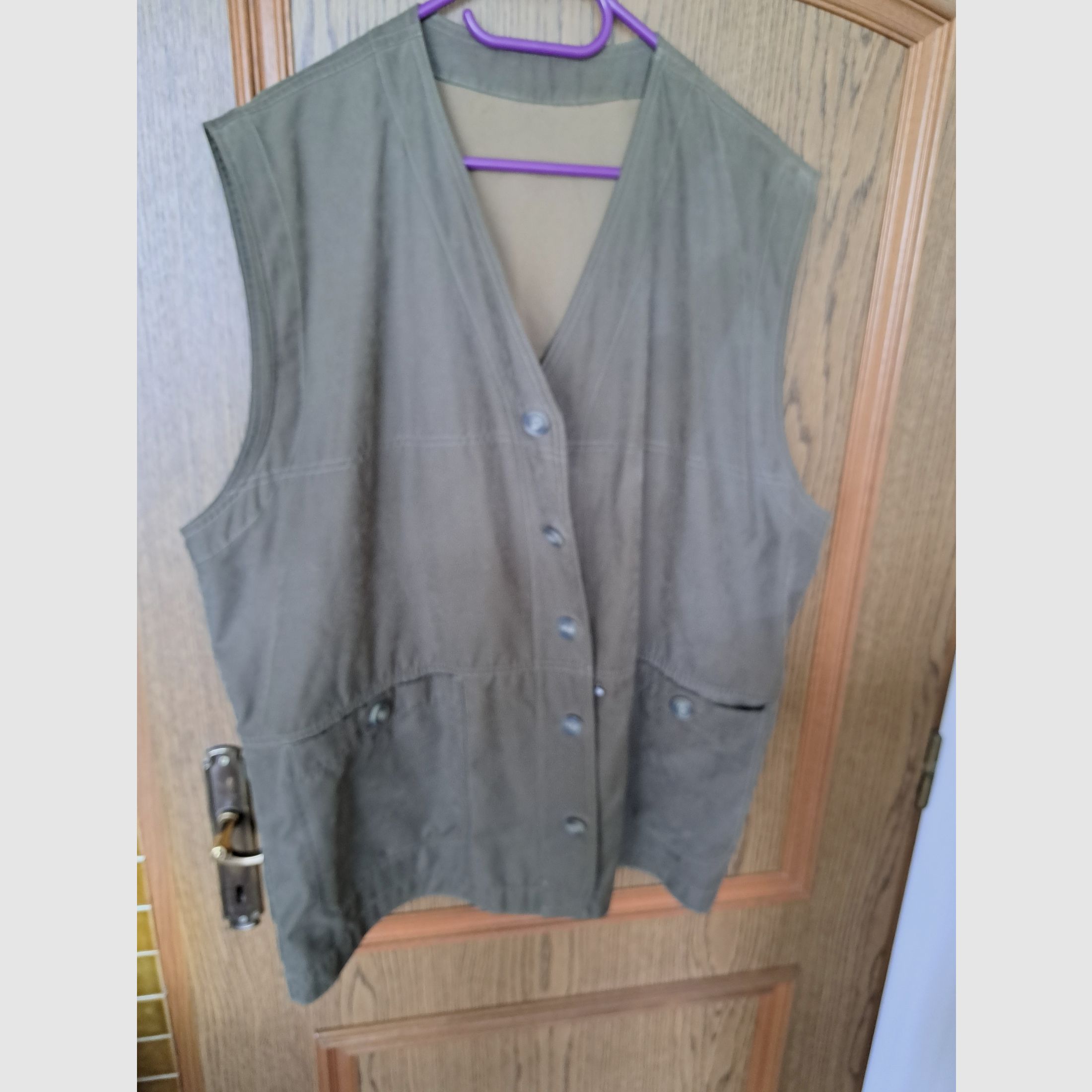 barely worn green hunting vest size 62