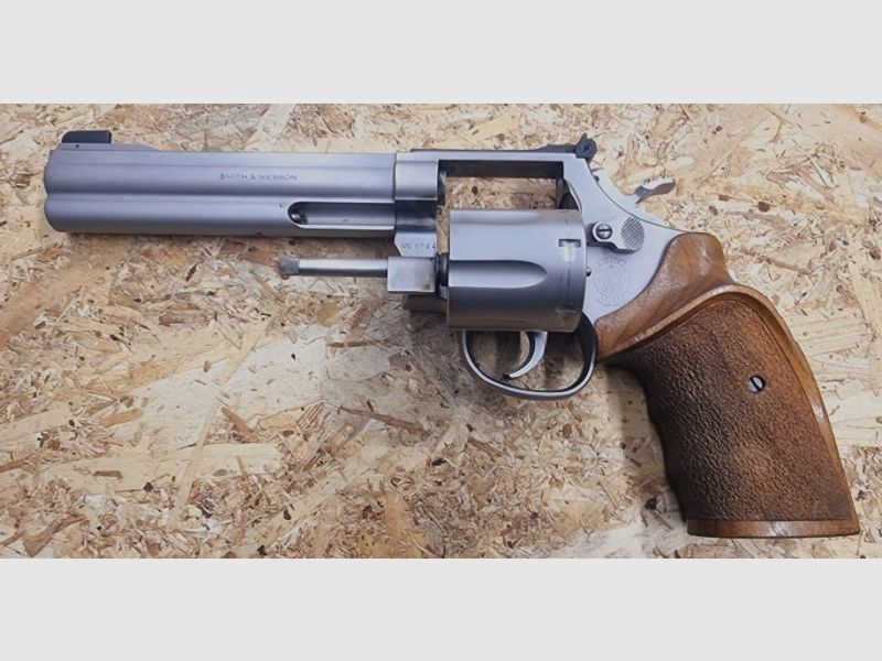 Revolver S&W 686-3 Target Champion 6" .357Mag. 5/1611