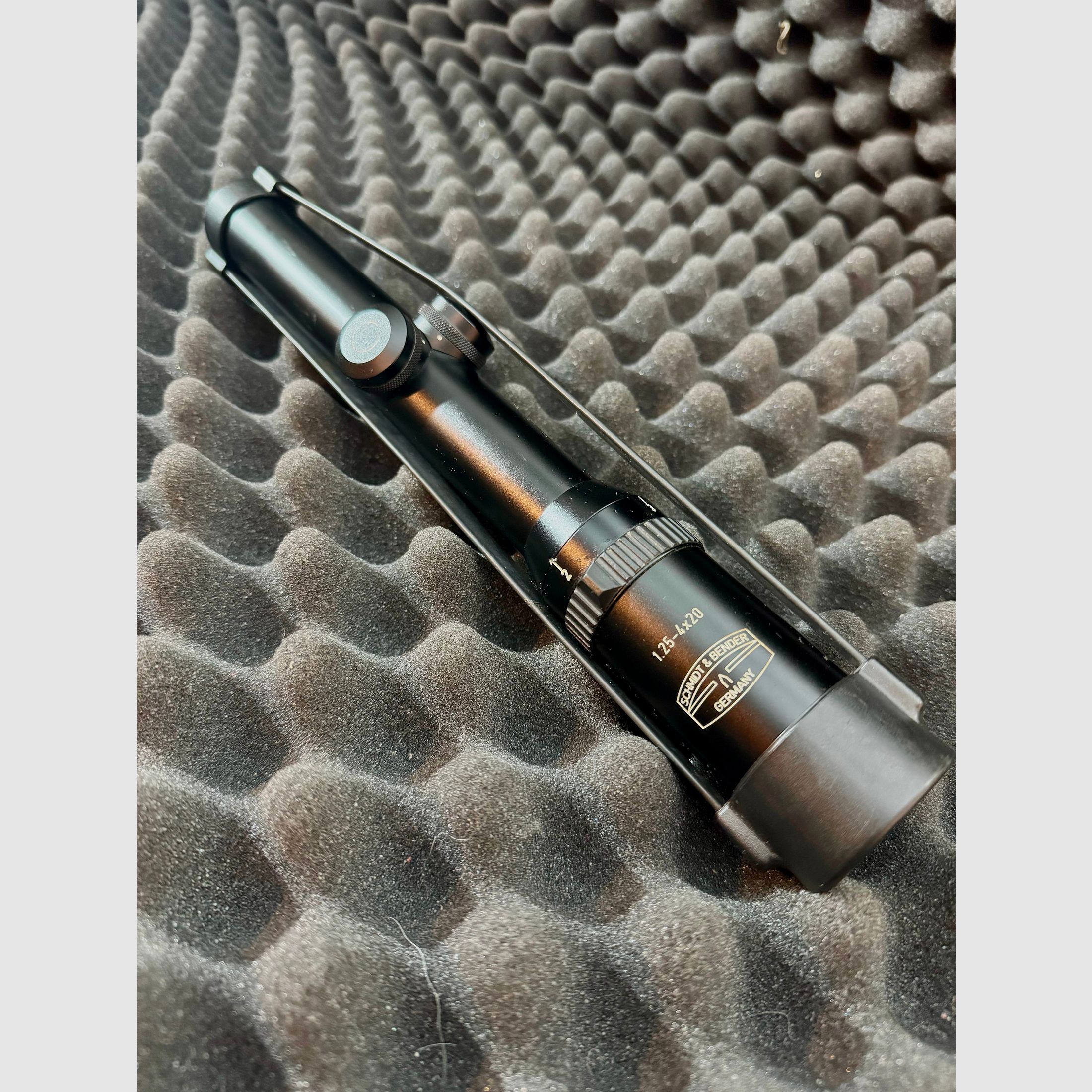 Schmidt & Bender 1.25-4 x20, reticle 4 in 1. Image plane, outer rail