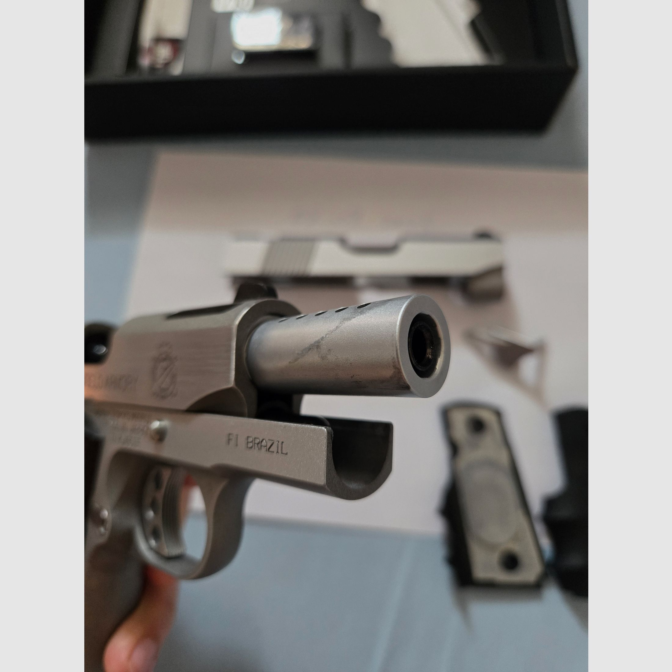 Airsoft Tokyo Marui V10 Ultra Compact GBB 6mm