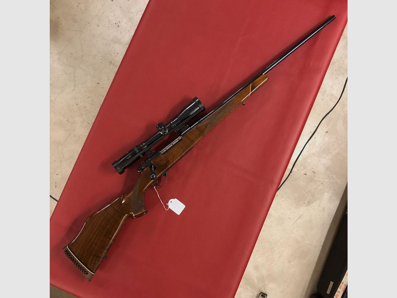 Weatherby Mark V Deluxe, Bild 1 von 12
