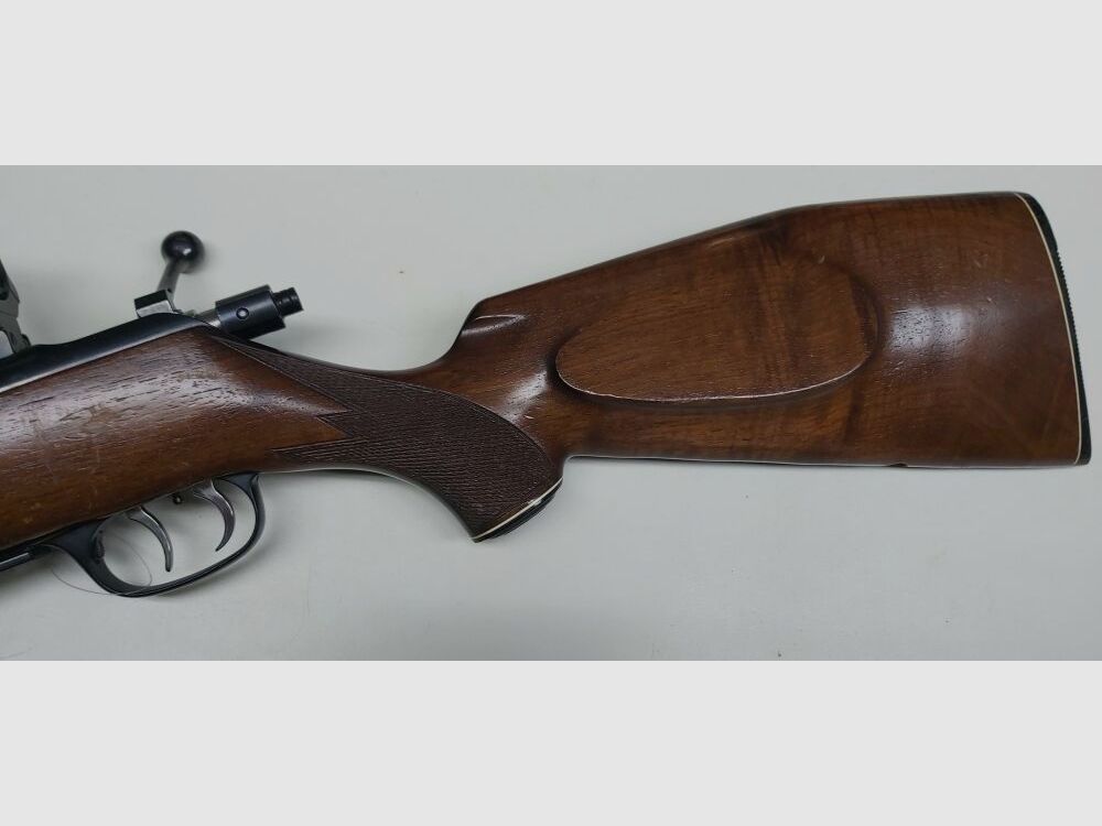 Corte de guerra - Stuttgart Krico