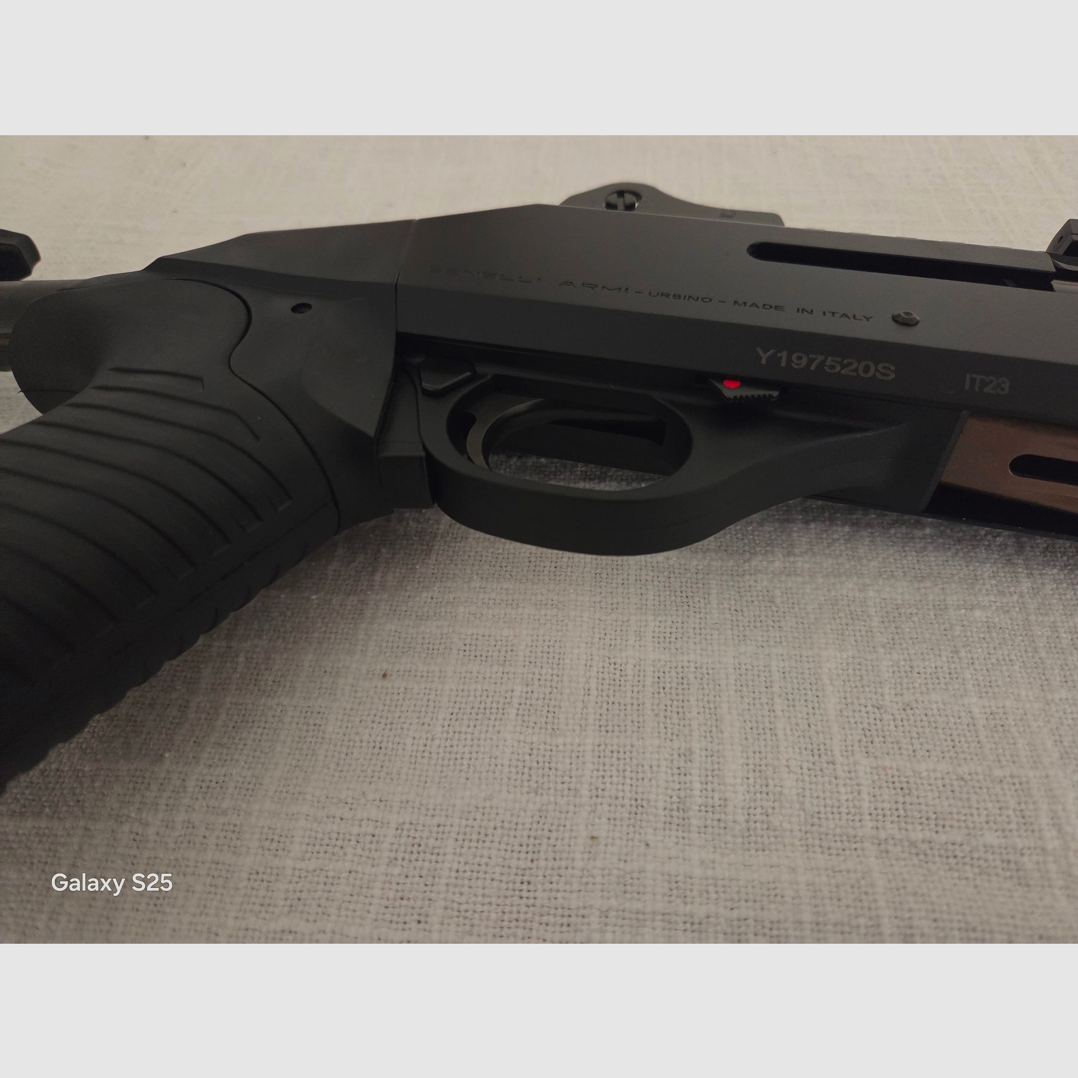 Vendo: Benelli M4 con culata retráctil! Como nuevo... o cambio/aceptación de pago...