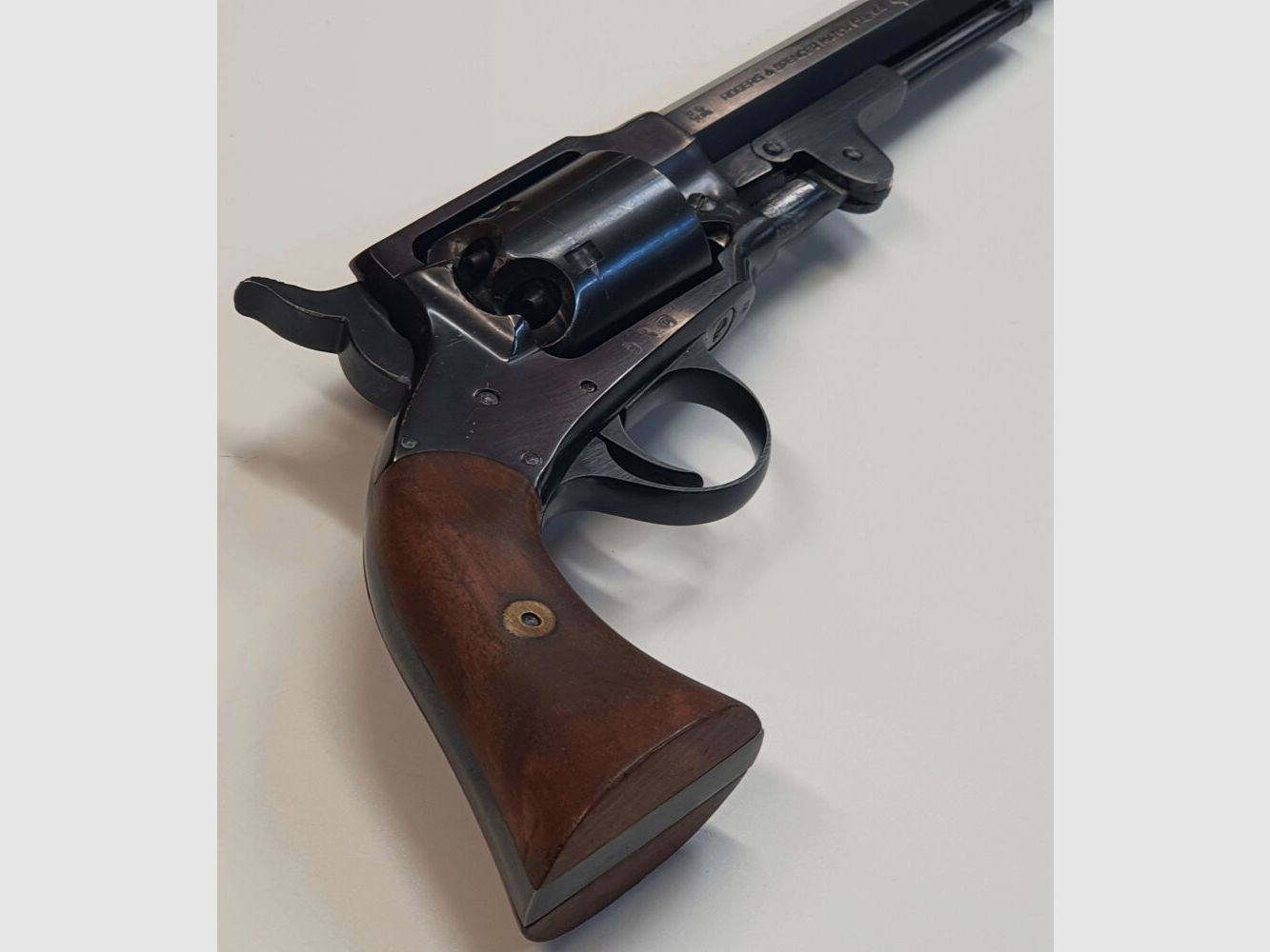 Davide Pedersoli Revolver a Percussione Neumann PEDERSOLI ROGER & SPENCER MATCH in calibro .44 (BlackPowder)