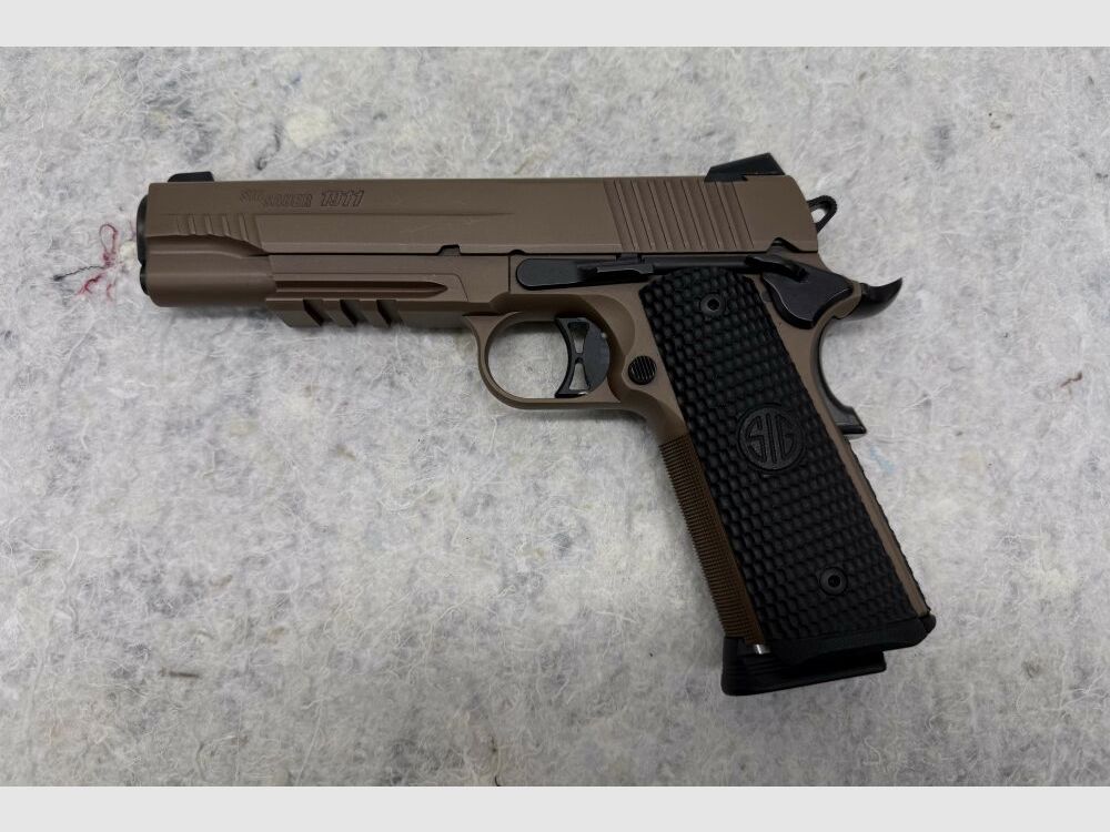 SIG Sauer 1911 Emperor Scorpion .45Auto