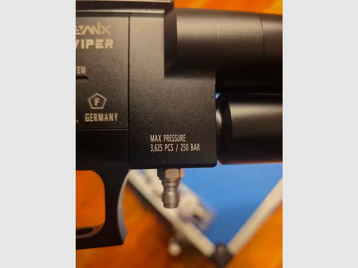 Evanix Viper F-Serie Cal .22 Muy buen estado Set completo con silenciador y maletín