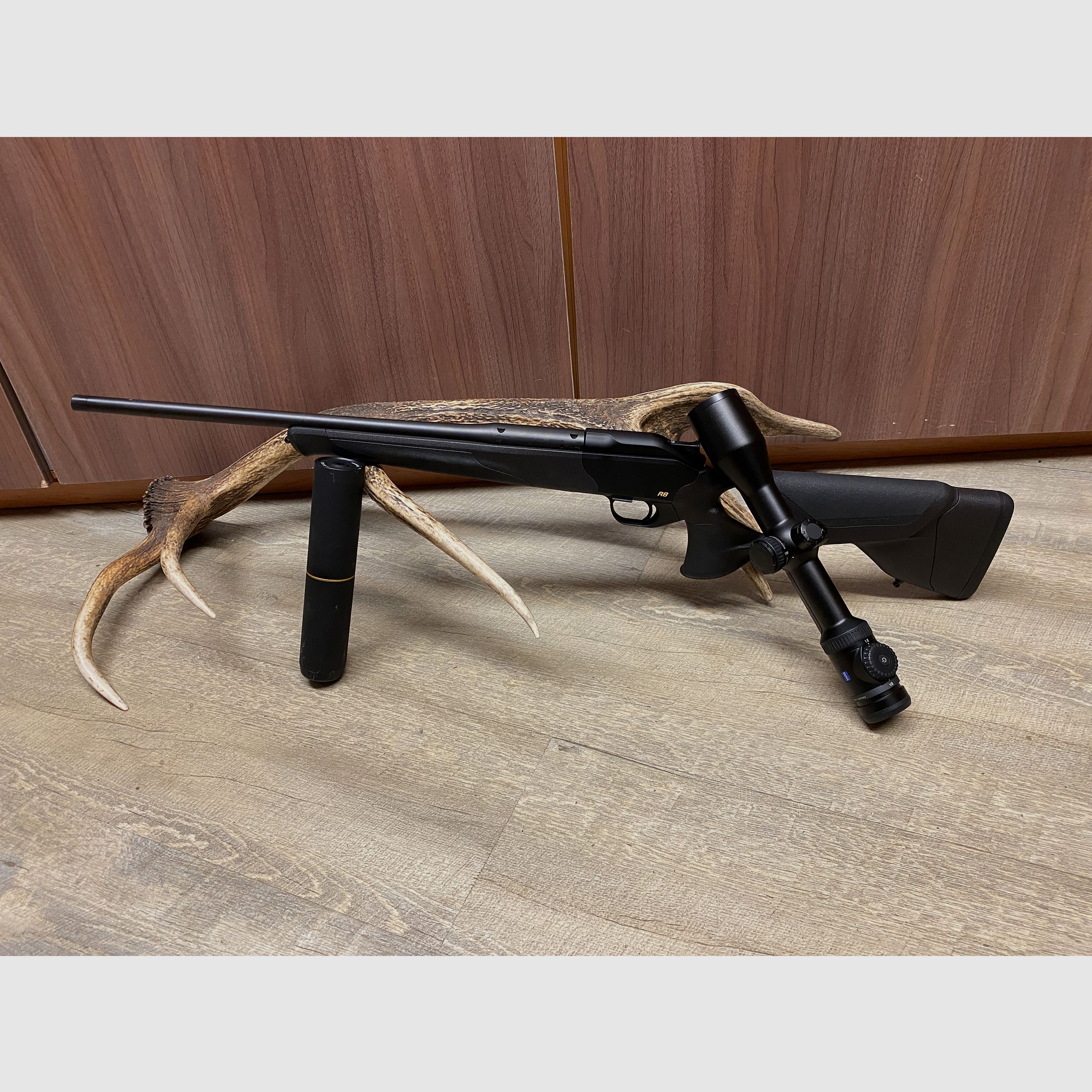 Blaser R8 Ultimate, with Zeiss Victory V8 1.8-14x50 M, with rail