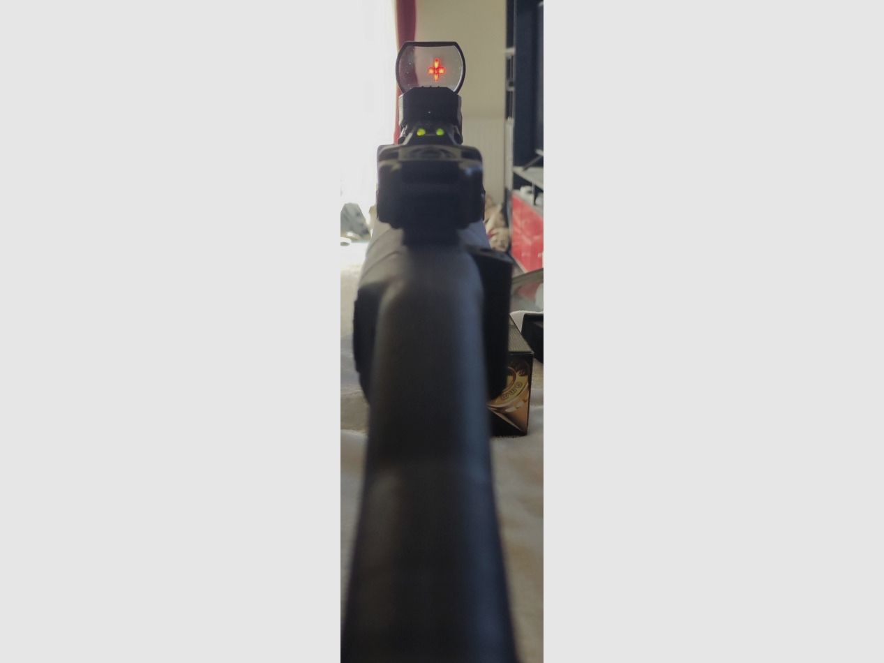 Glock 17 Gen5 with accessories (like new)