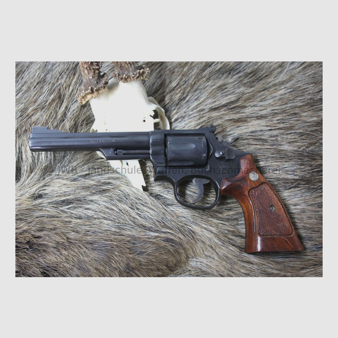 Smith & Wesson 19-5 met 6"-loop geblakt