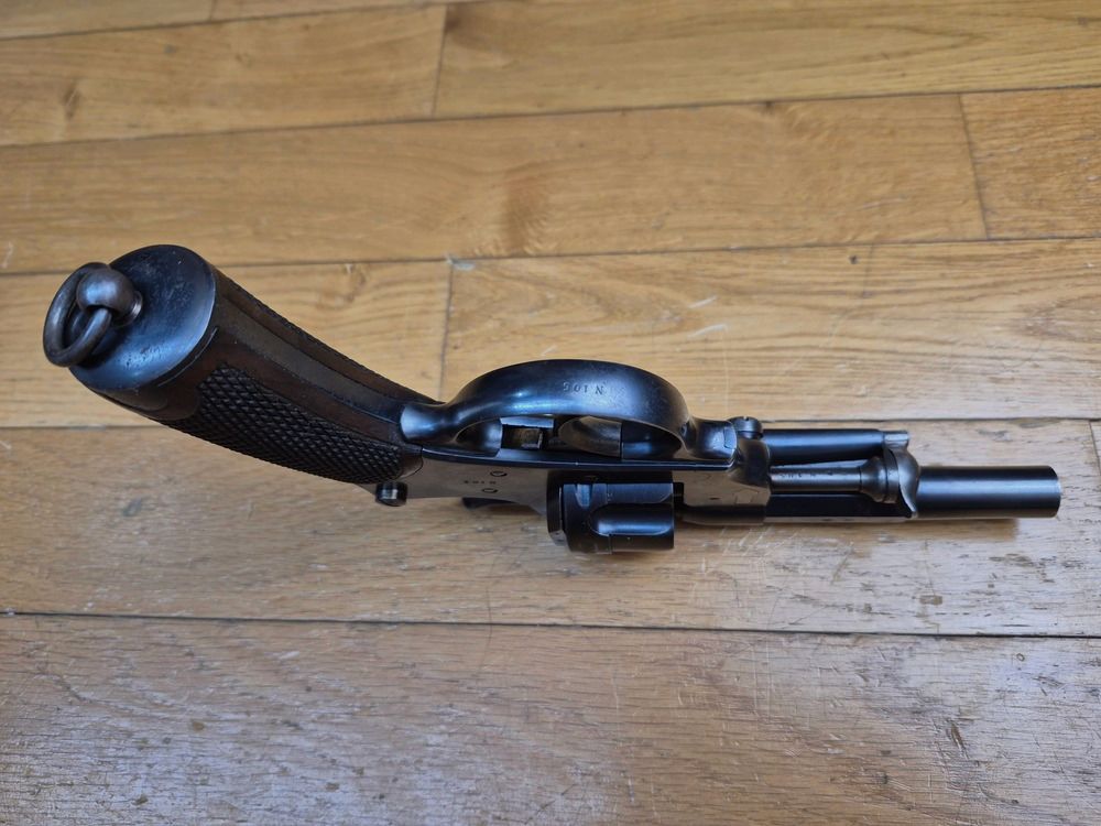 Splendid officer's revolver model 1874 – Fully monomatriculated weapon – Production MAS in 1875 – One of the very first delivered to the 6th Chasseur of Sedan – Superb barrel – Mechanically impeccable – Rare condition! – TBE++, image 9 of 25