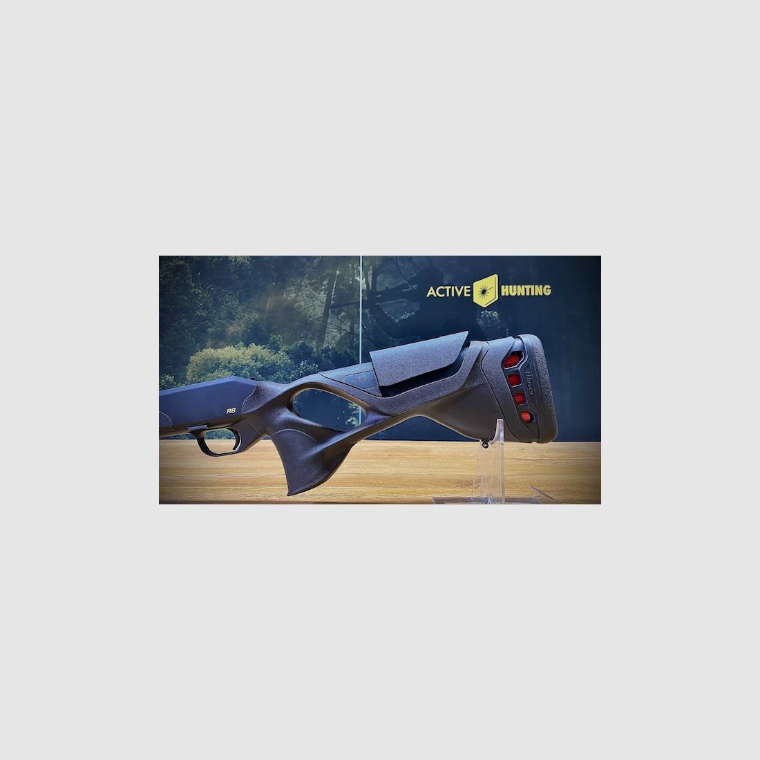 Blaser R8 Ultimate Schäftung / Schwarz-Braun / 17mm Kontur / verst. Schaftrücken & Rückstoßdämpfung