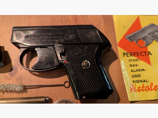 Perfecta G blank pistol including accessories (used/damaged)