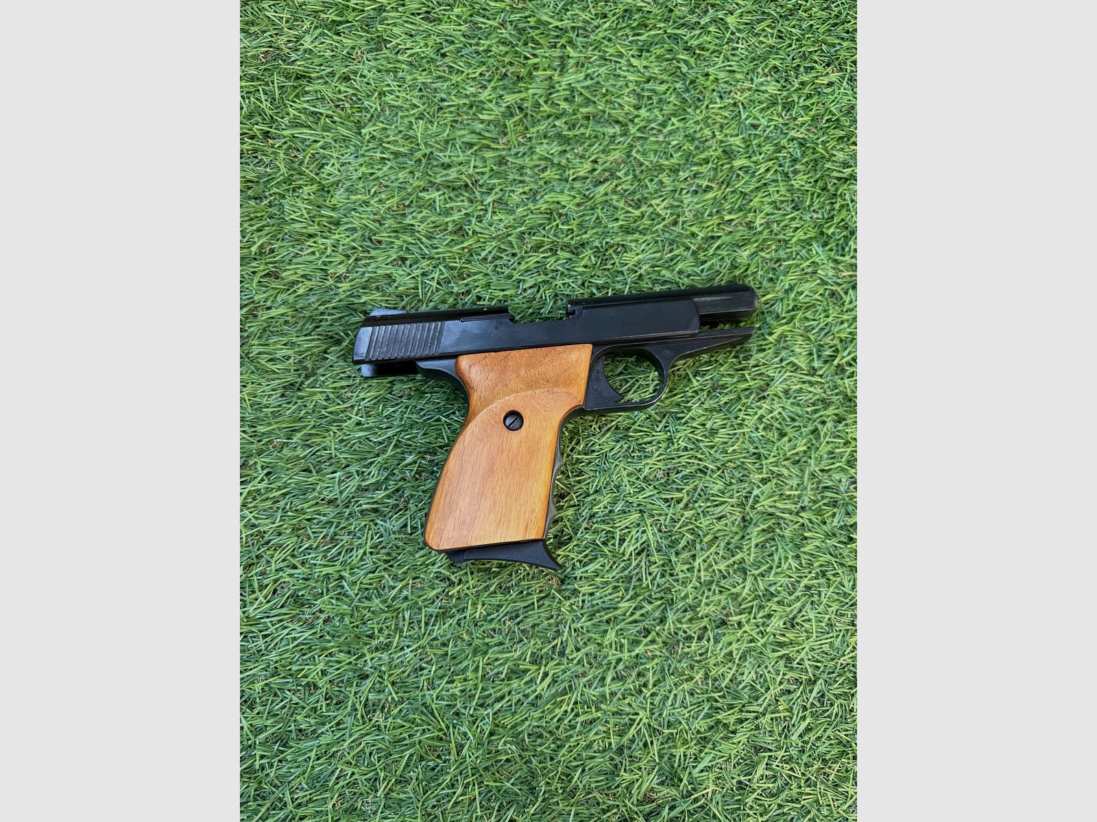 Rhöner SM Action 9mm poignées en bois