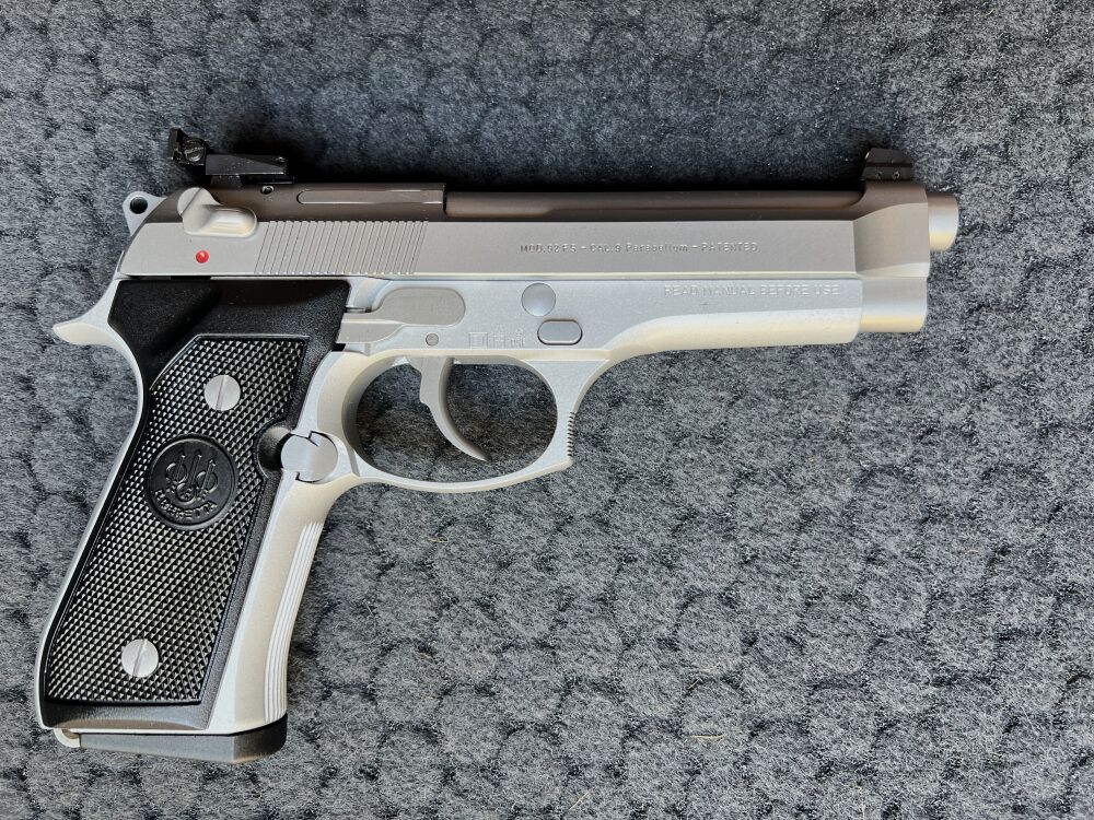 Beretta 92FS INOX, stainless, Edelstahl, Kal. 9mm Luger, 9x19mm 9mmLuger, 9x19mm