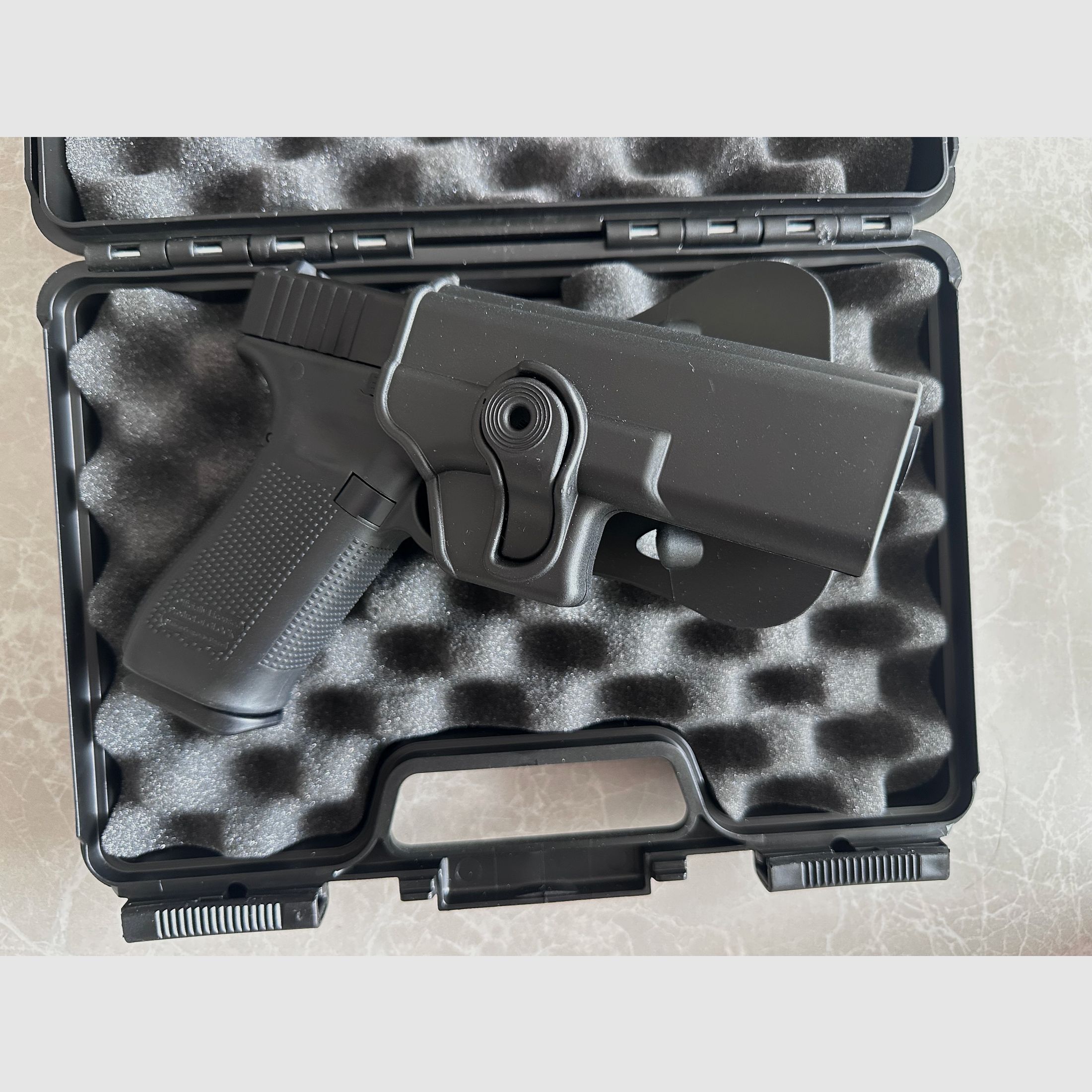 Glock 17 Gen.5 T4E CO2 RAM Pistole Kal. .43 + Holster