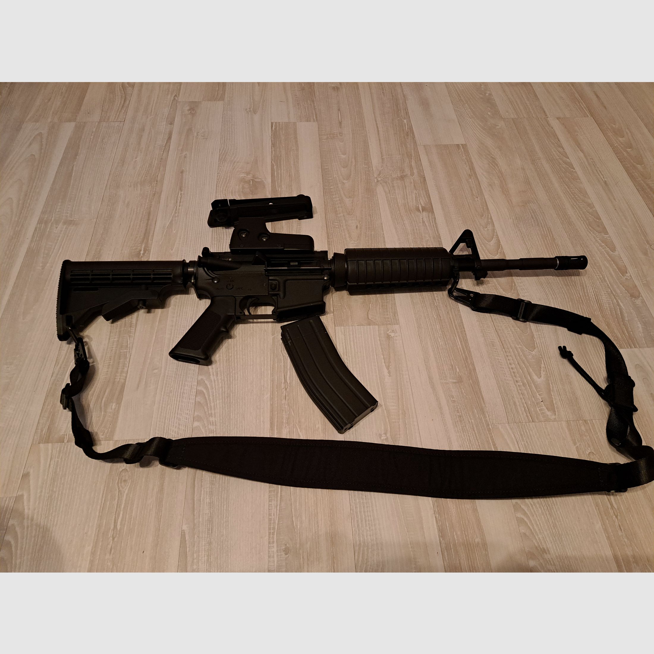 KJ Works / Tanio Koba M4A1 Vollmetall Gas-Blow-Back 6mm BB schwarz