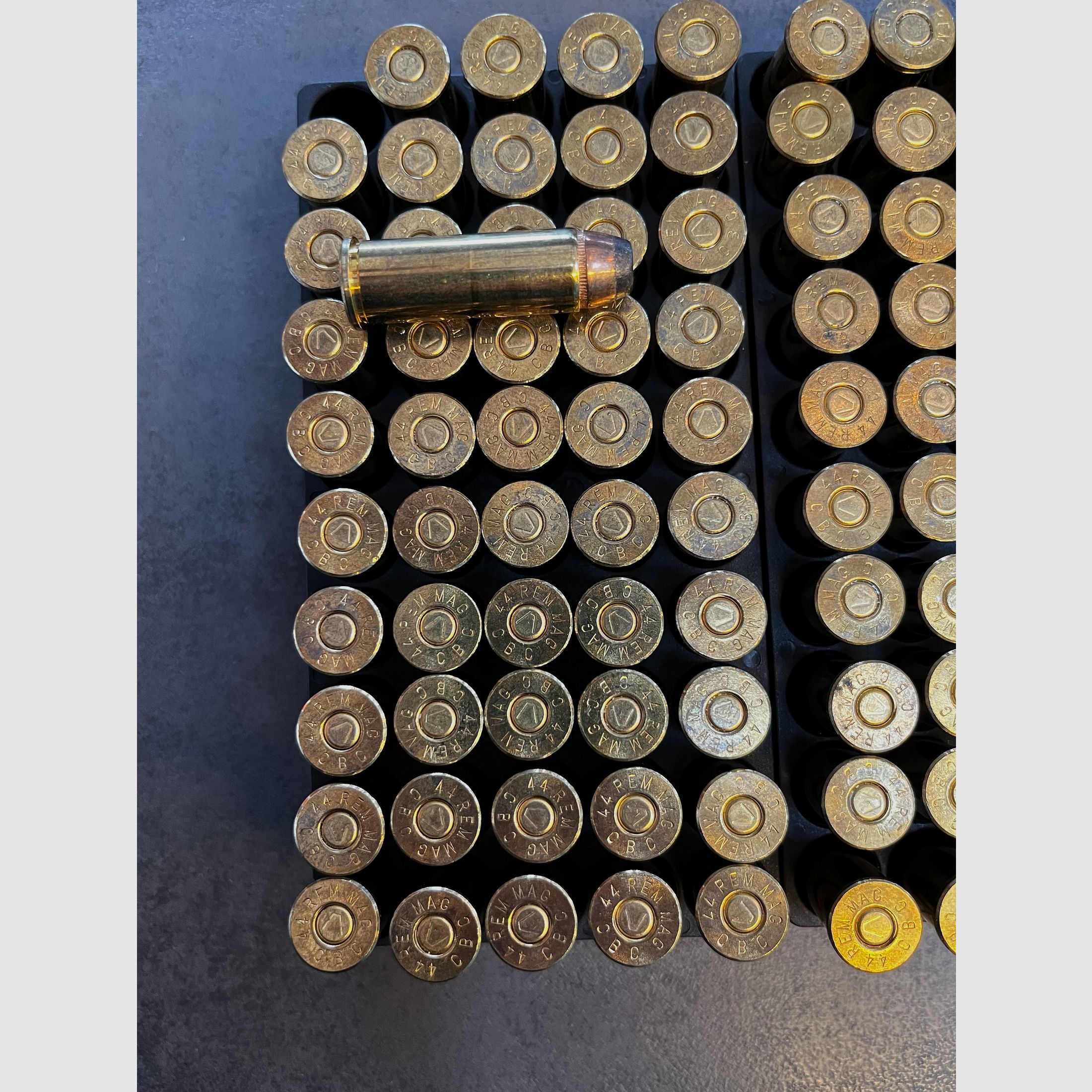 Magtech .44 Magnum SJSP 15,55g/240grs. 200 Patronen ovp  Versand kostenlos 