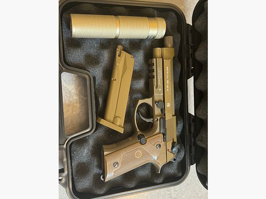 Beretta M9A3 CO2 pistola ad aria calibro 4,5 mm BB FDE metallo pieno inclusa finta silenziatore e valigetta