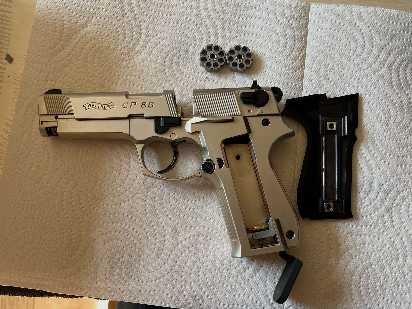 Walther CP88 Nickel-Finish, like new, CO2, air pistol