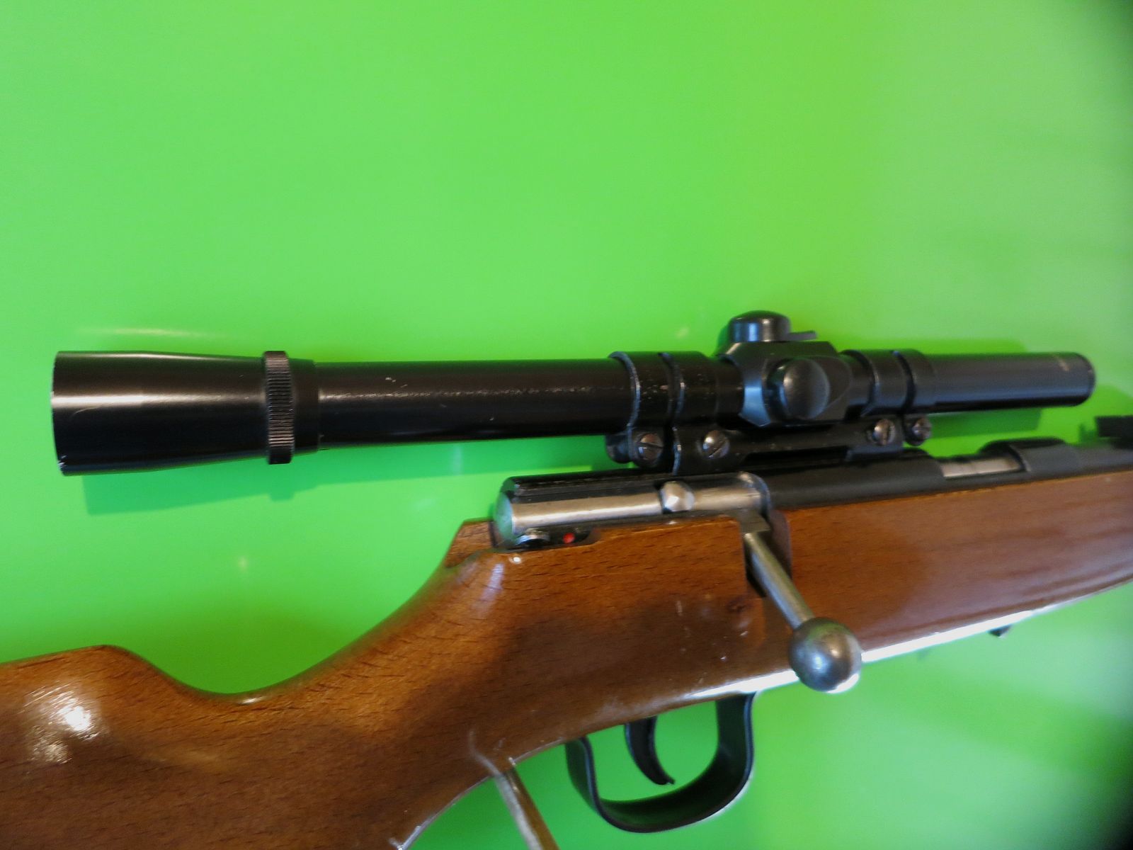 Voere repetidor .22lr .22lfB con mira telescópica Anschütz Savage 4x #21-