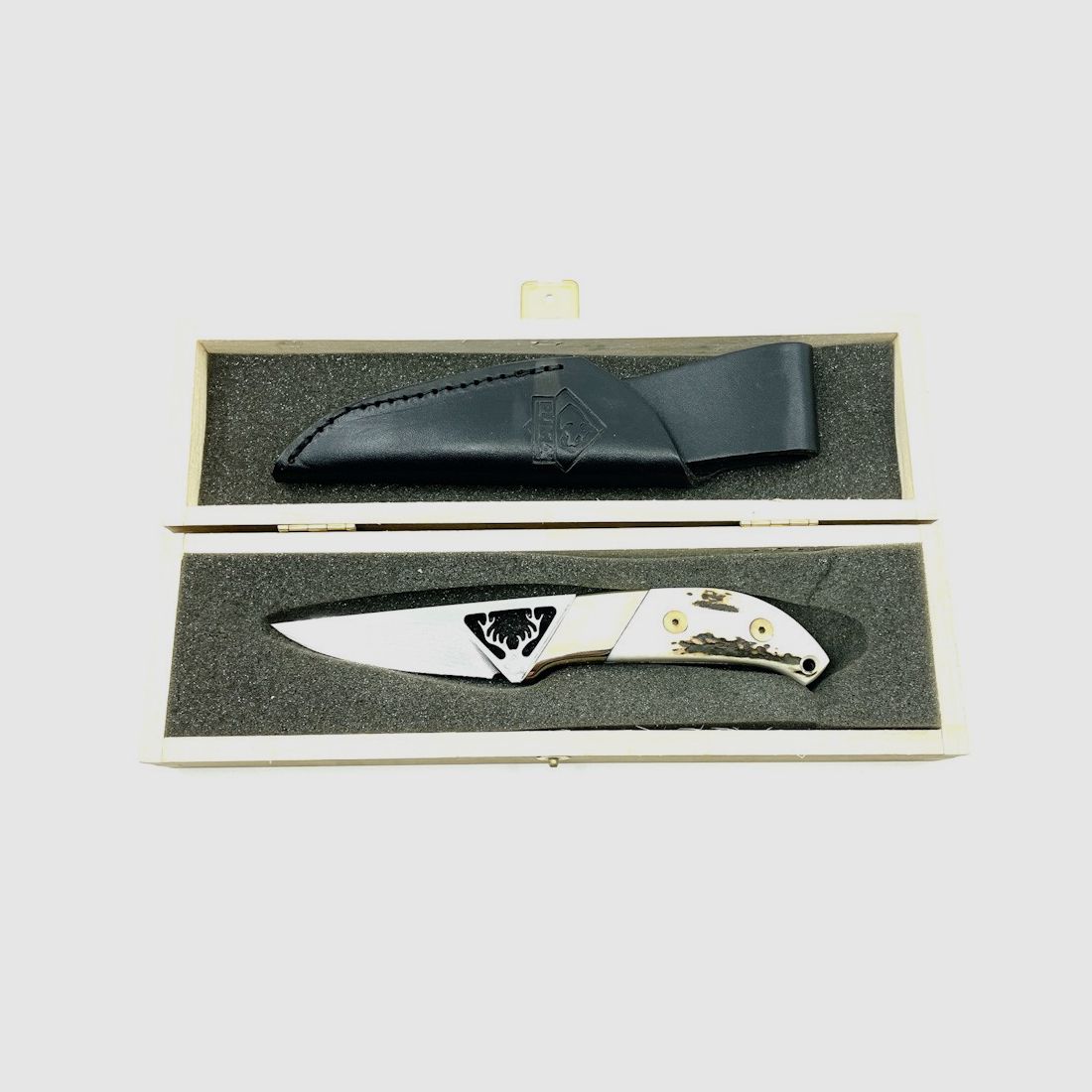 Puma Jahresmesser 2001 „Golden Stag“, Bild 2 von 4
