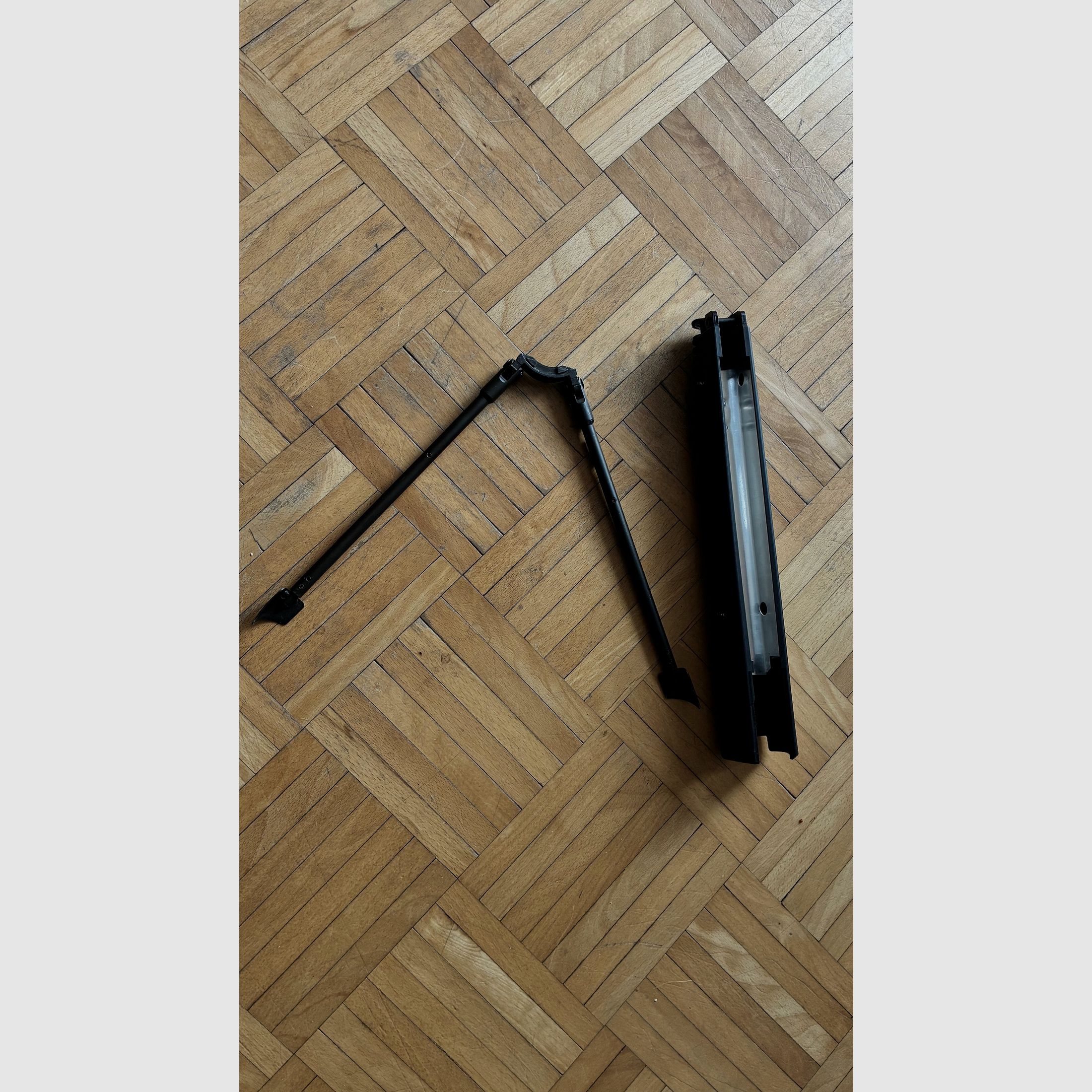 Trapezschaft mit Zweibein für G3