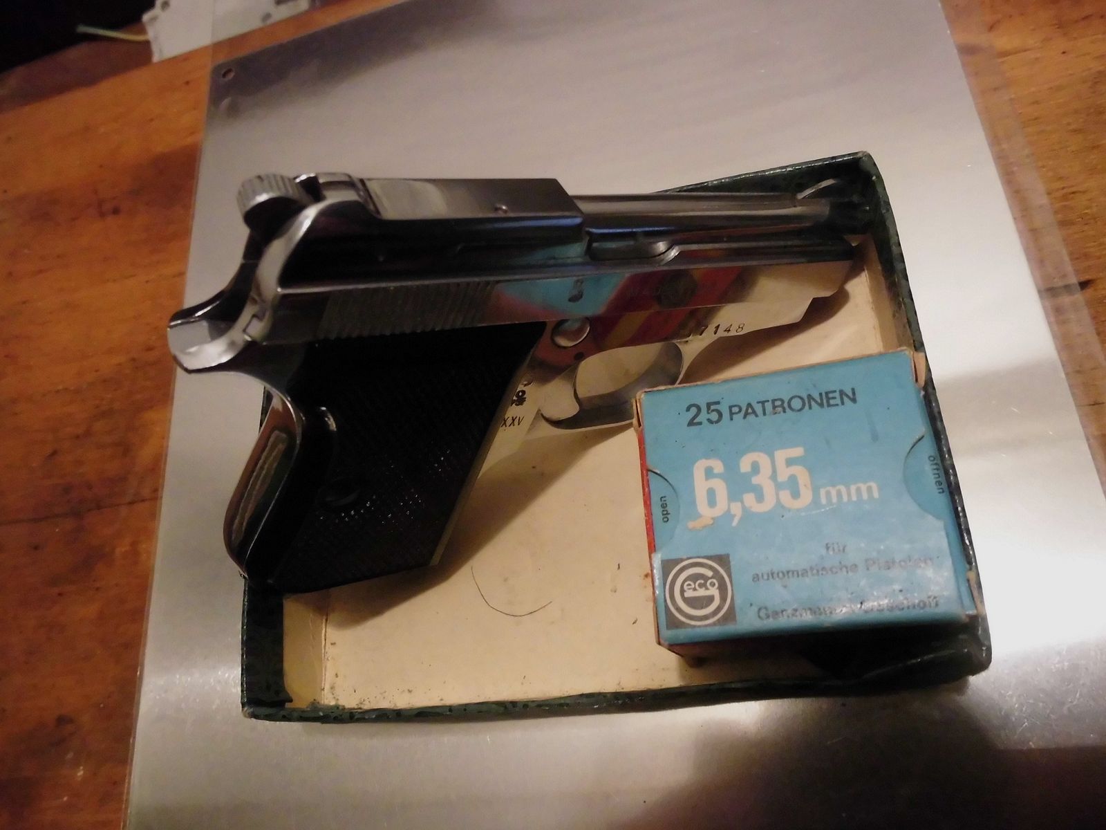 Titan pistol cal. 25     6.35 mm