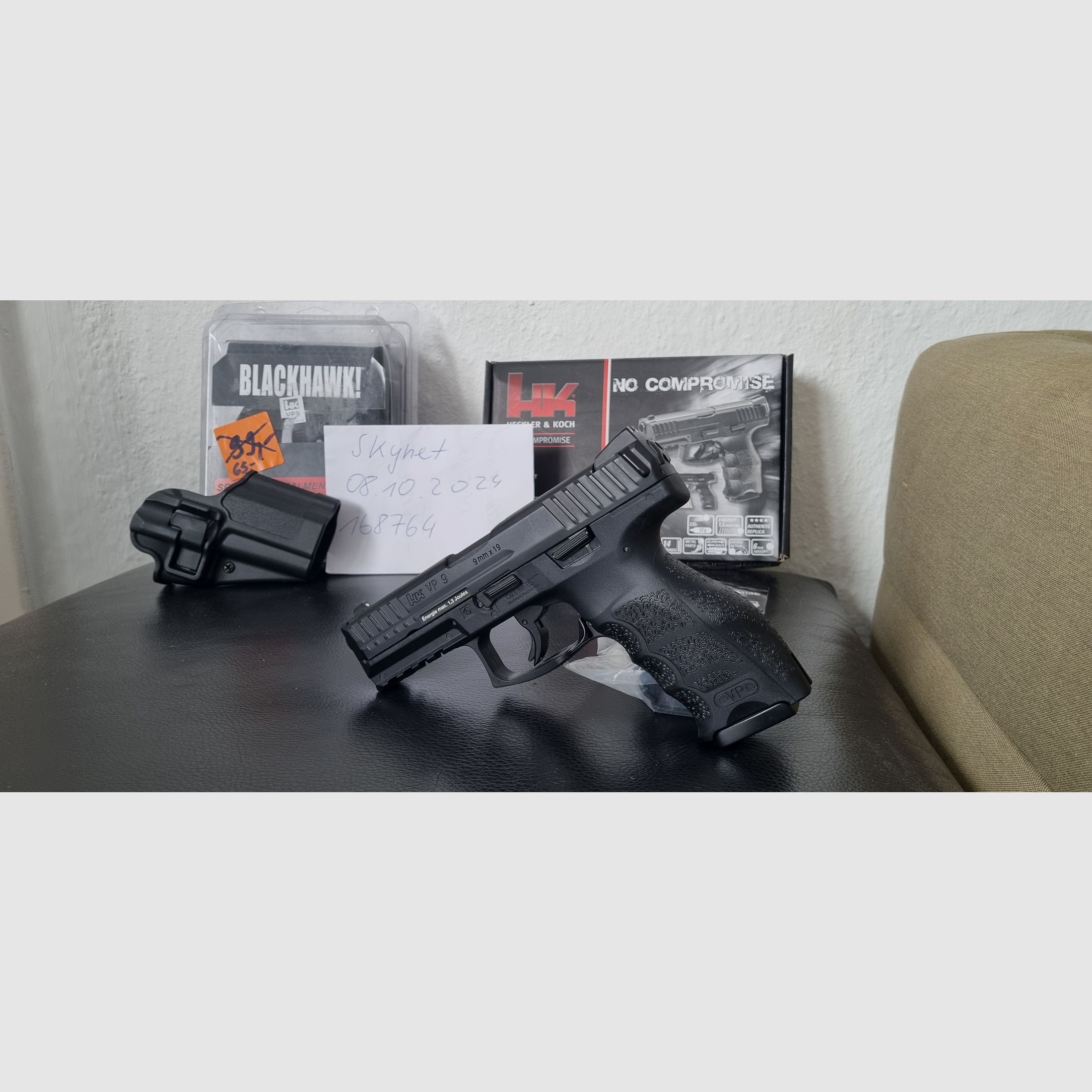 HK VP9 CO2 * 2 Magazine * Blackhawk Holster