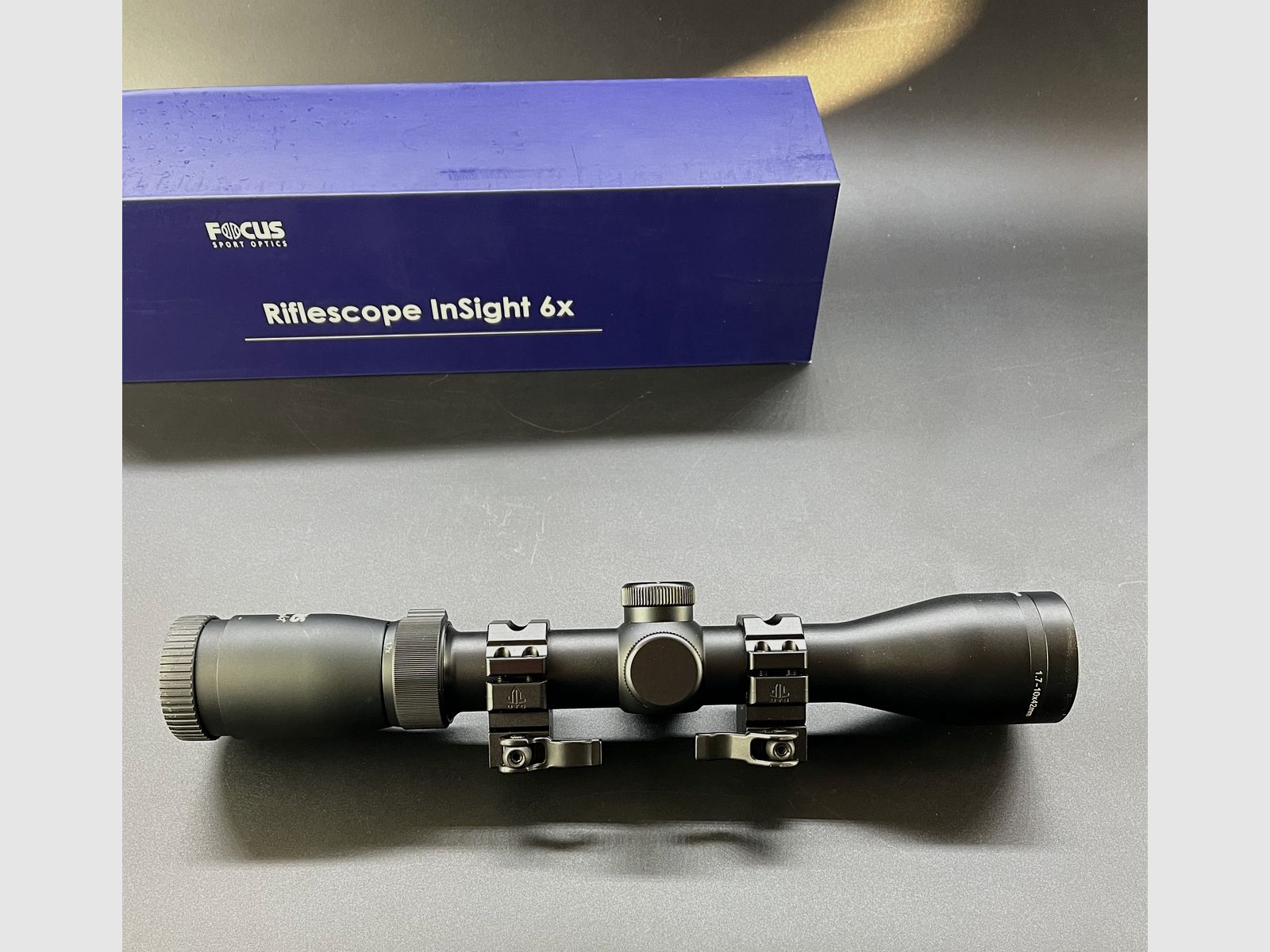 Aussteller FOCUS In Sight 1,7-10x42 #4 30mm mit Ringmontage 110573