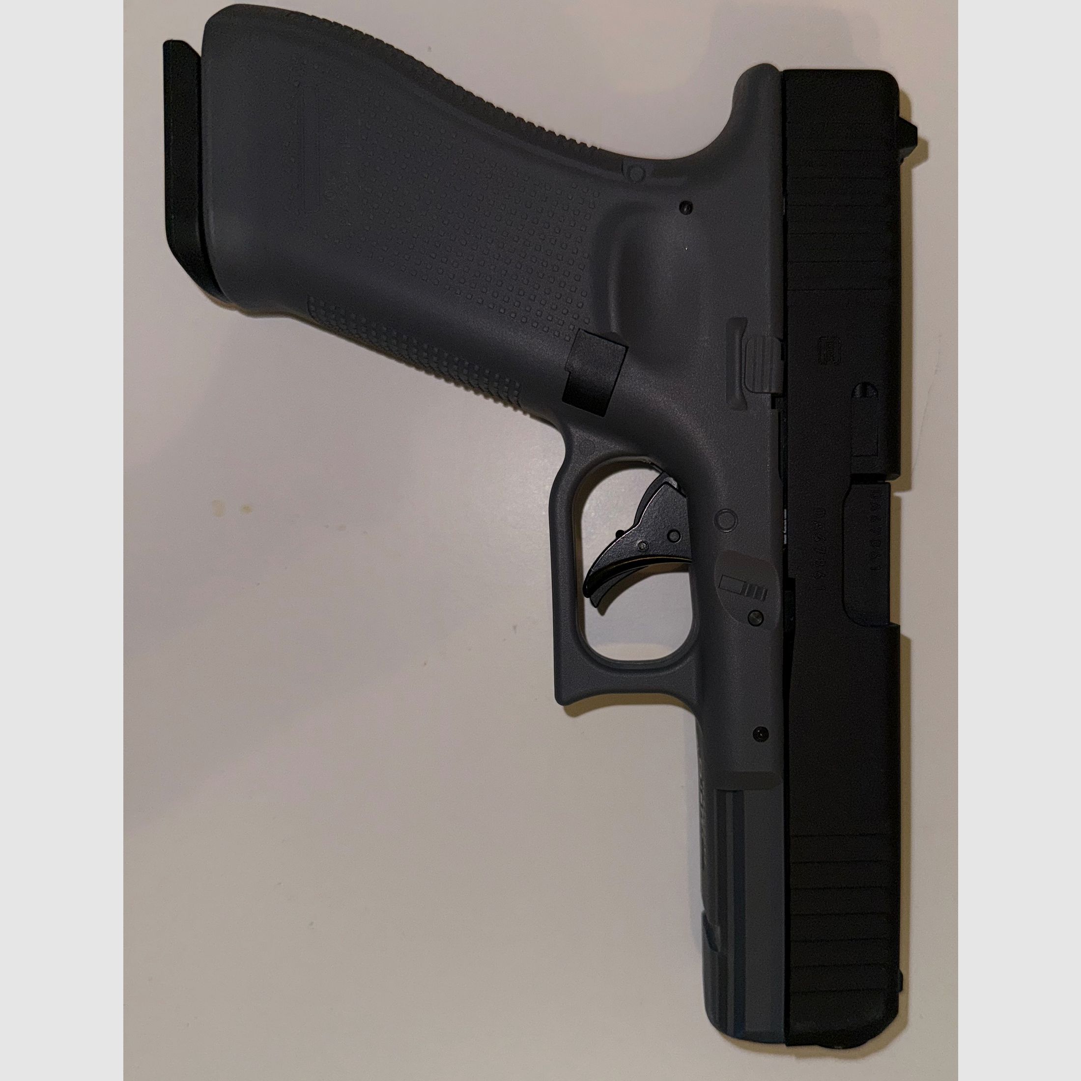GLOCK 17 Gen5 6 mm, CO₂, < 2,0 J, Tungsten Grey