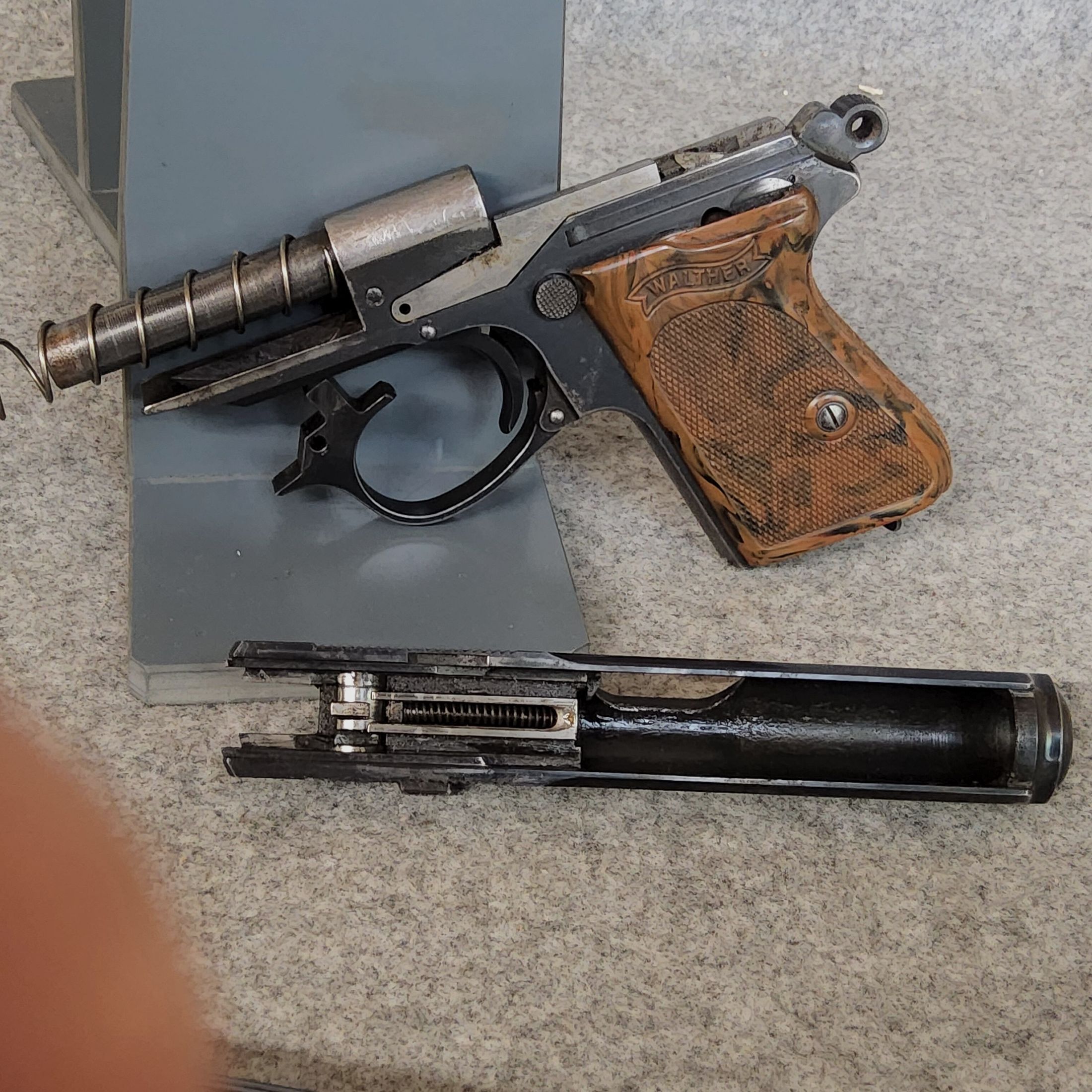 Walther Zella- Mehlis PPK- 90 ° Sicherung