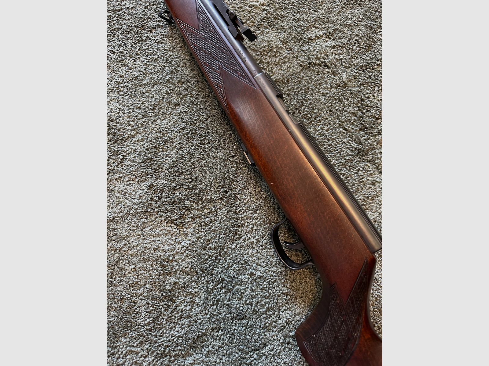 Voere Sportkarabiner Kaliber .22 lr – Holzschaft – mit Magazin