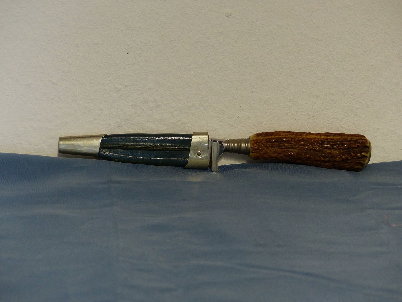 Bawarskie noże myśliwskie, noże tradycyjne, noże do przekąsek Anton Wingen Jr. z uchwytem z poroża jelenia, prawie antyczne