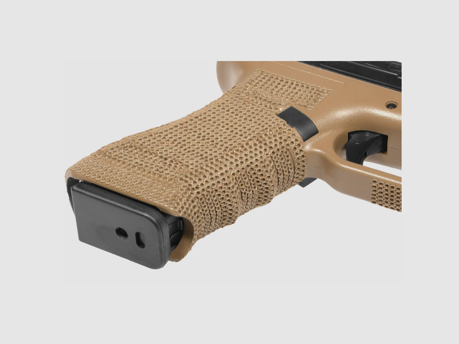 P02 GBB Airsoft Pistole in Tan | Delta Armory