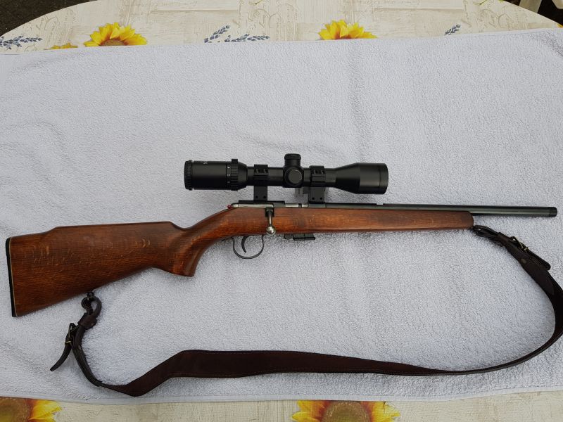 Anschütz Mod.1400 Kal.22lr mit Zielfernrohr OLIVON 1,5-6x42 IR (Rotpunkt)