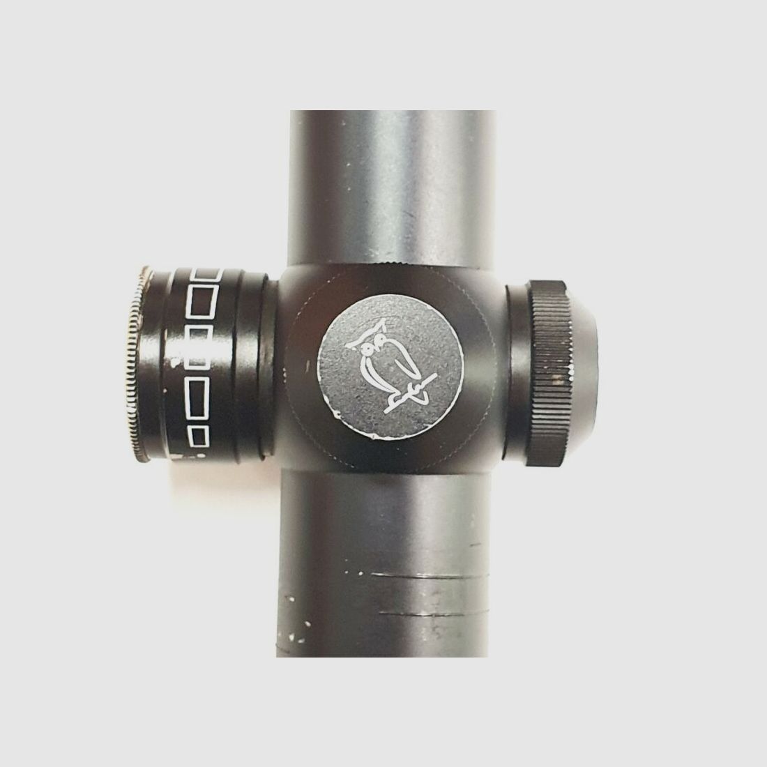 Docter Optic 8x56 riflescope, 8 times magnification and 56mm objective diameter with red dot
