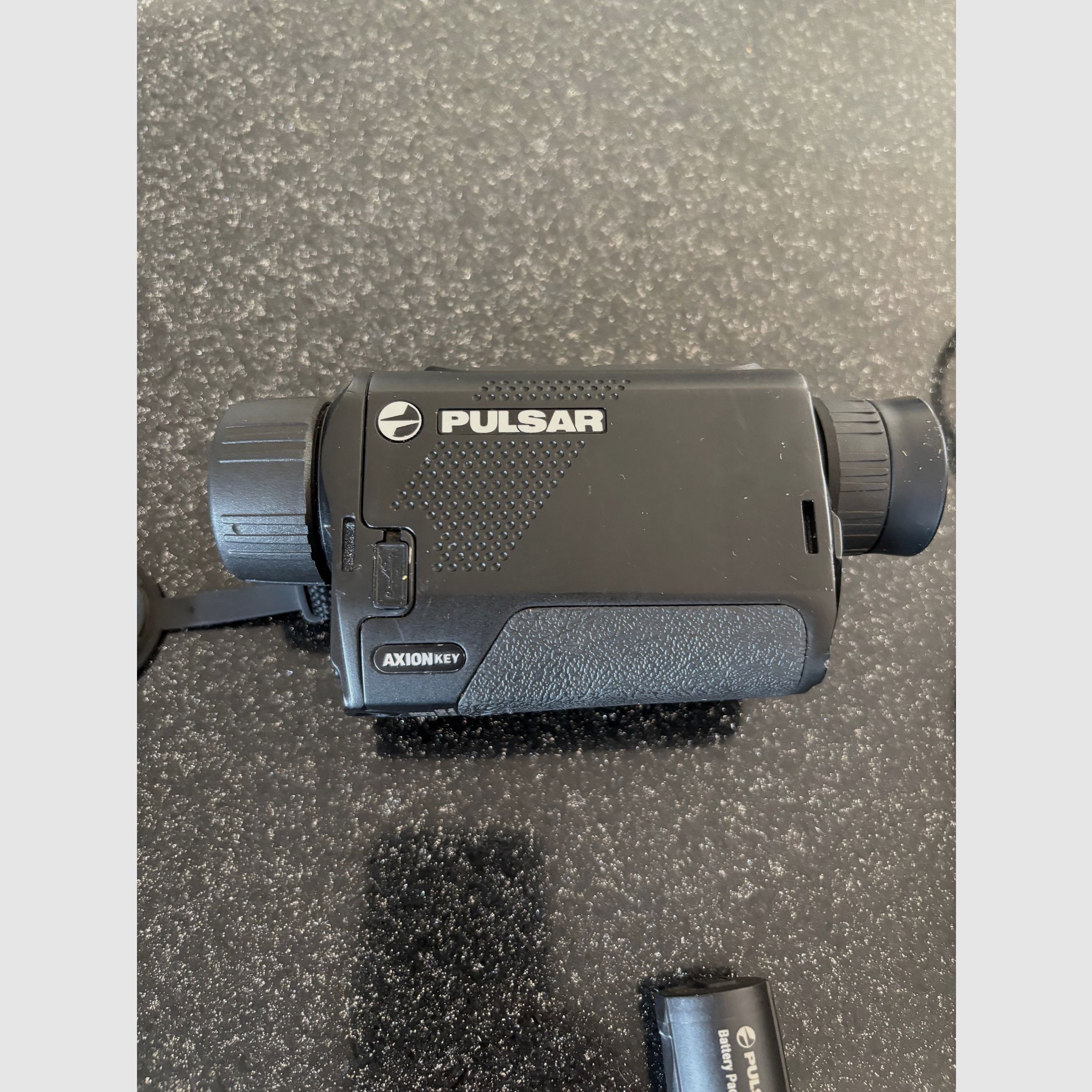 Pulsar Axion XM 30 night vision device