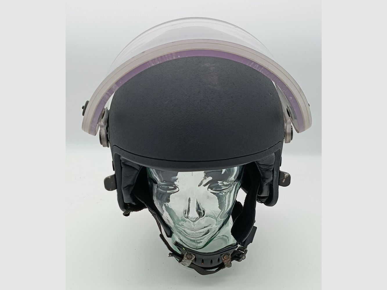 Schuberth P100 Polizeihelm aus Kevlar mit ballistischem Visier