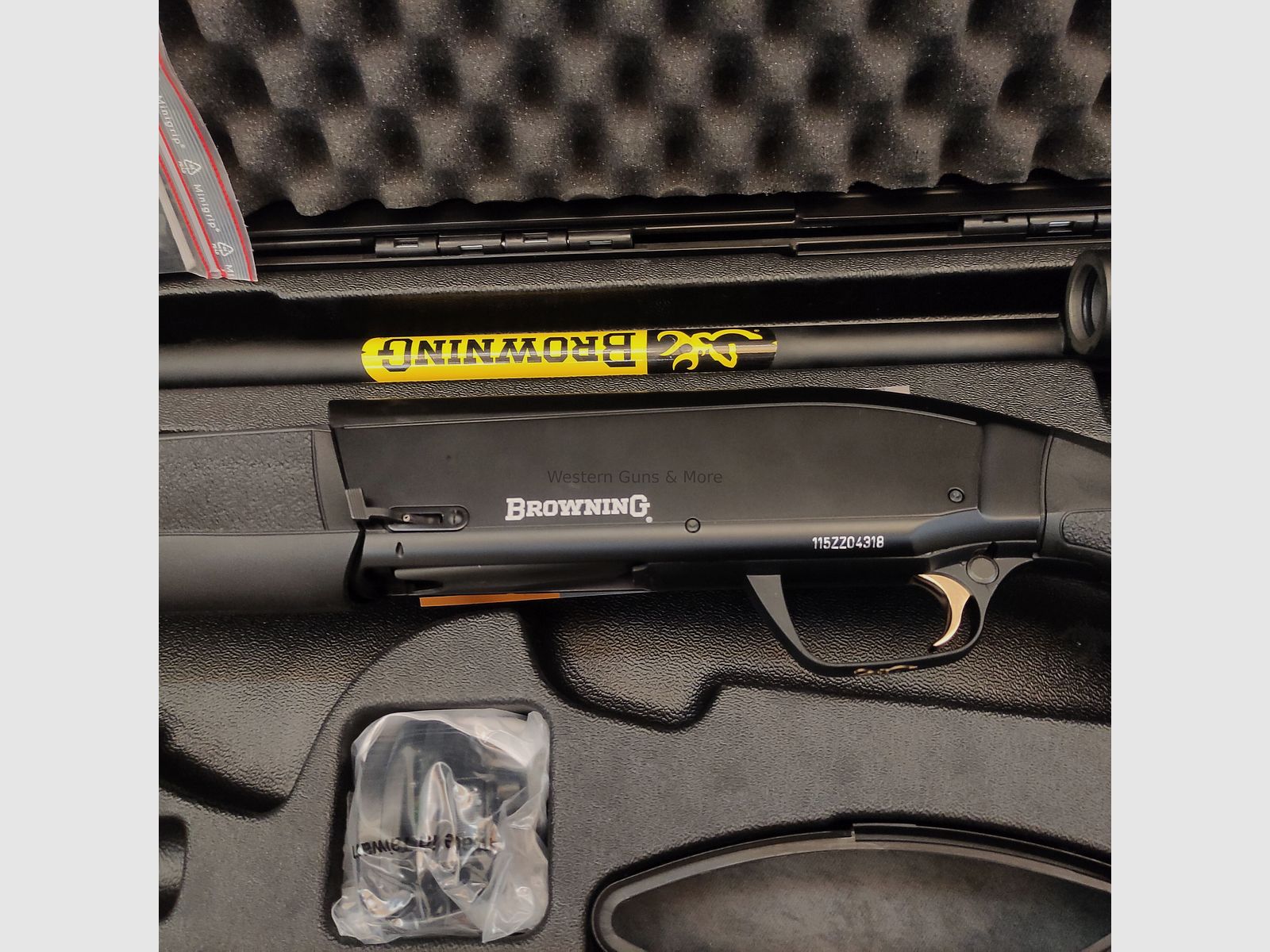 Browning	 Maxus