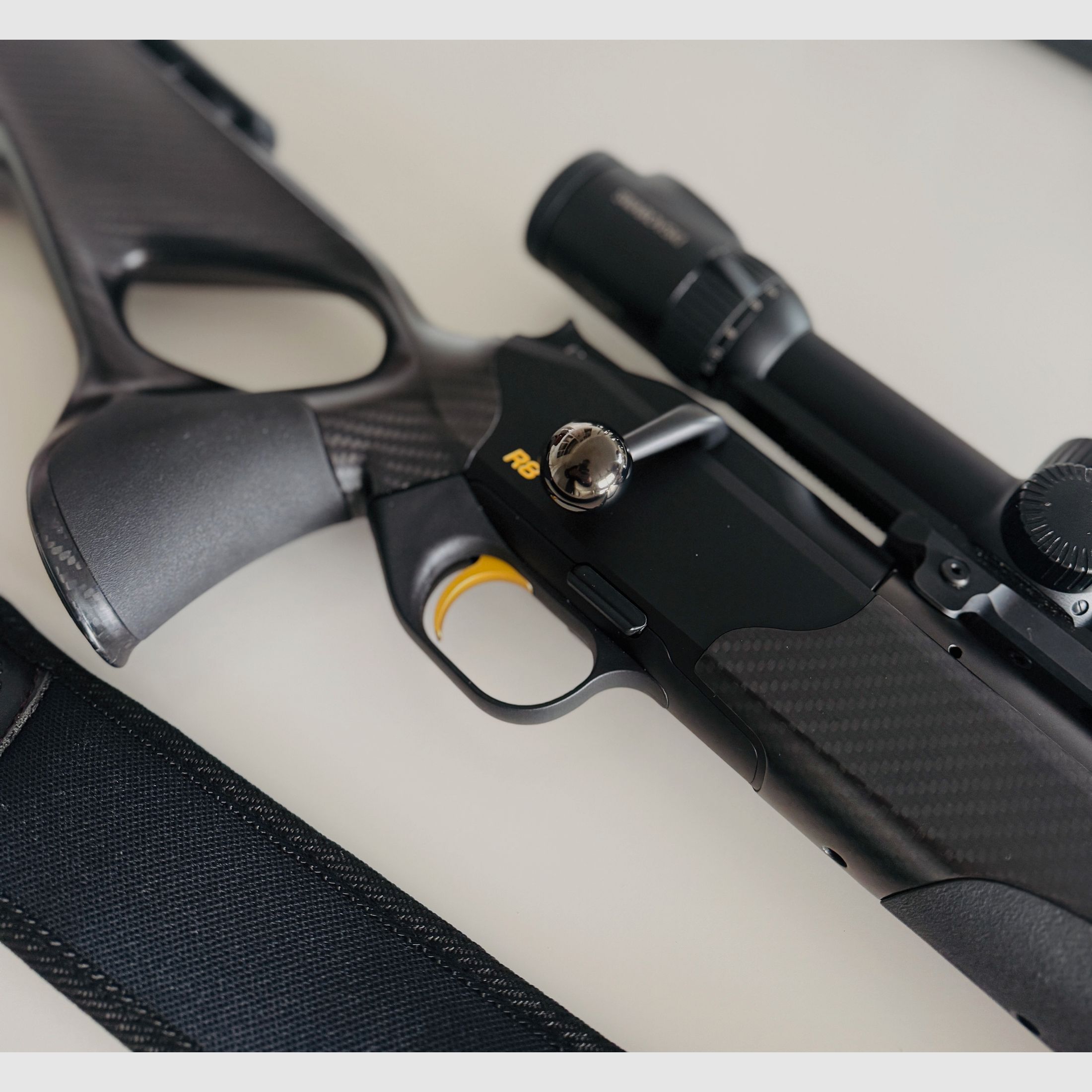 Blaser R8 Ultimate Carbon - Swarvoski Z8i 2-16x50 - Roedale Ti48