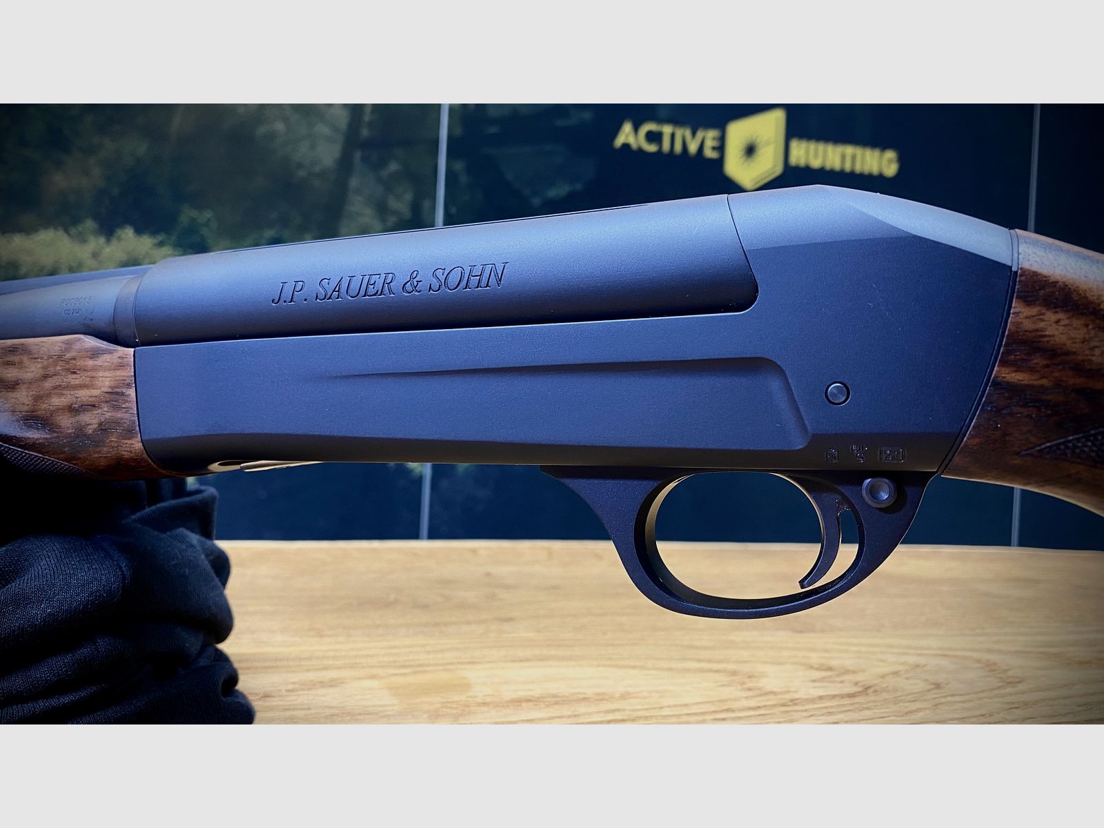 Fusil à répétition automatique Sauer SL5 Ensemble complet / Calibre 12/76 / incluant une mallette, une sangle en cuir, un kit de nettoyage et une casquette Sauer