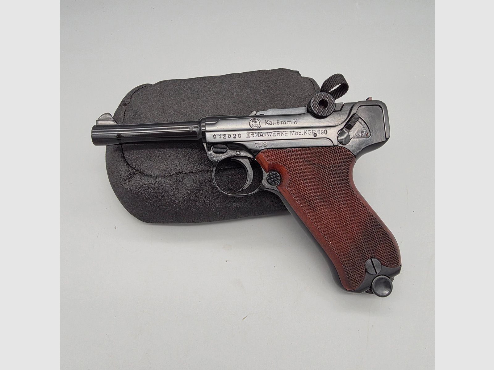 Erma Mod. KGP 690 Estado de colección 8mmK P08 pistola de fogueo PTB 402 SRS rara KGP690