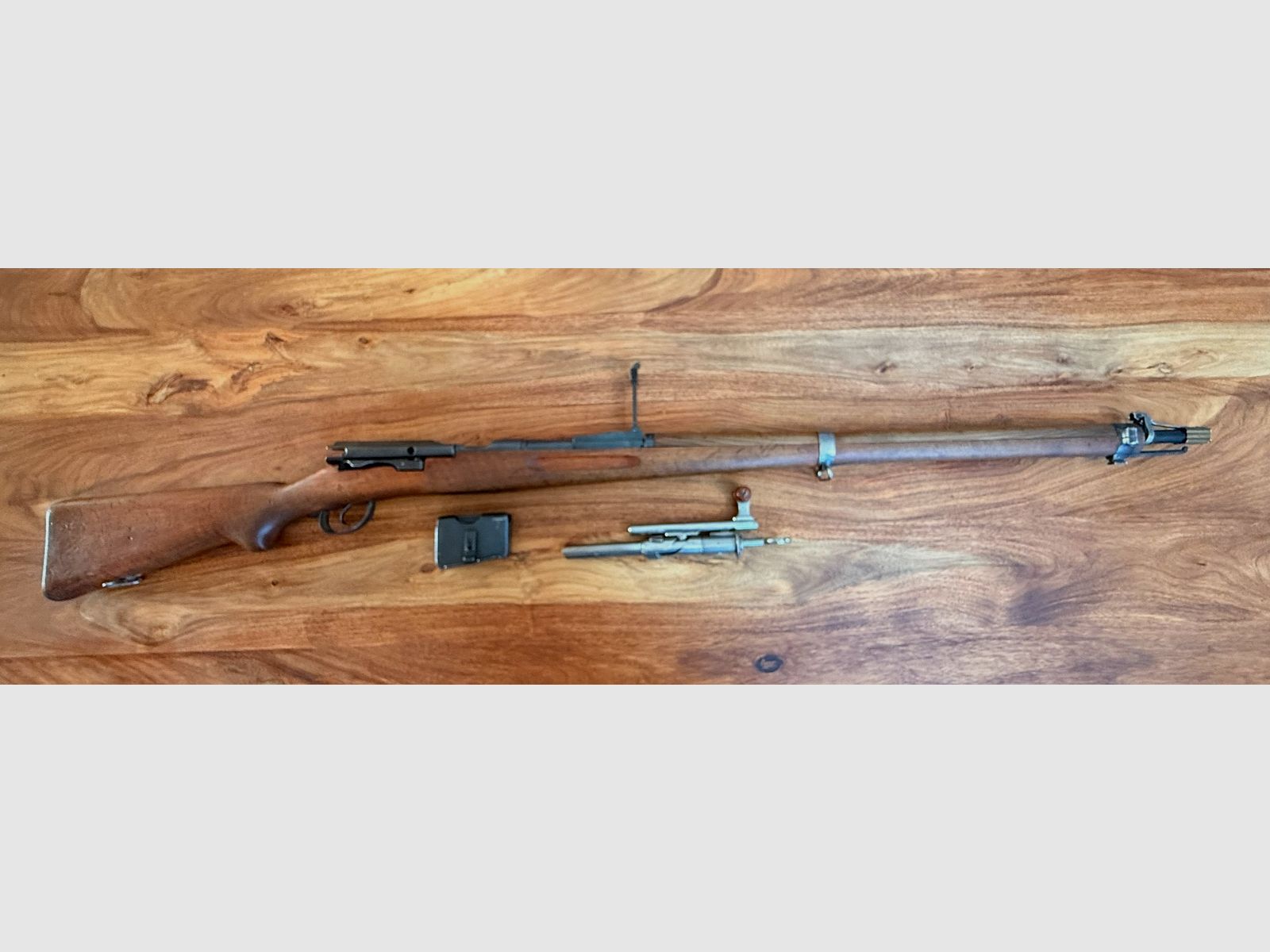 Fucile di fanteria svizzero Schmidt-Rubin IG 1911 – cal. 7,5x55 Swiss – completamente numerato, caricatore incluso, immagine 4 di 11