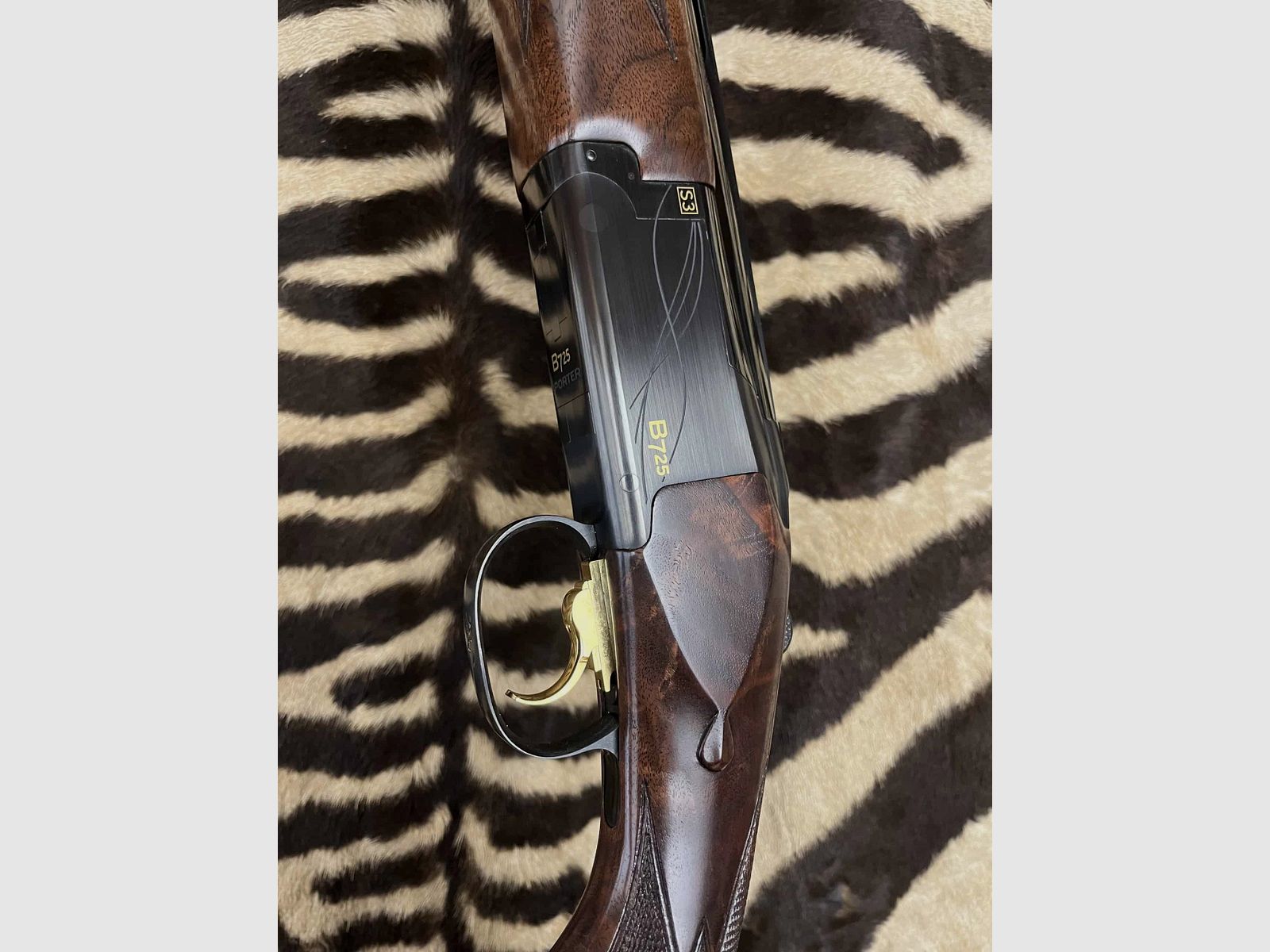 Browning B725 Sporter Black Edition Linkshänder cal.12/76 – ca.76cm – 6 externe Chokes – Waffenkoffer, Bild 5 von 10