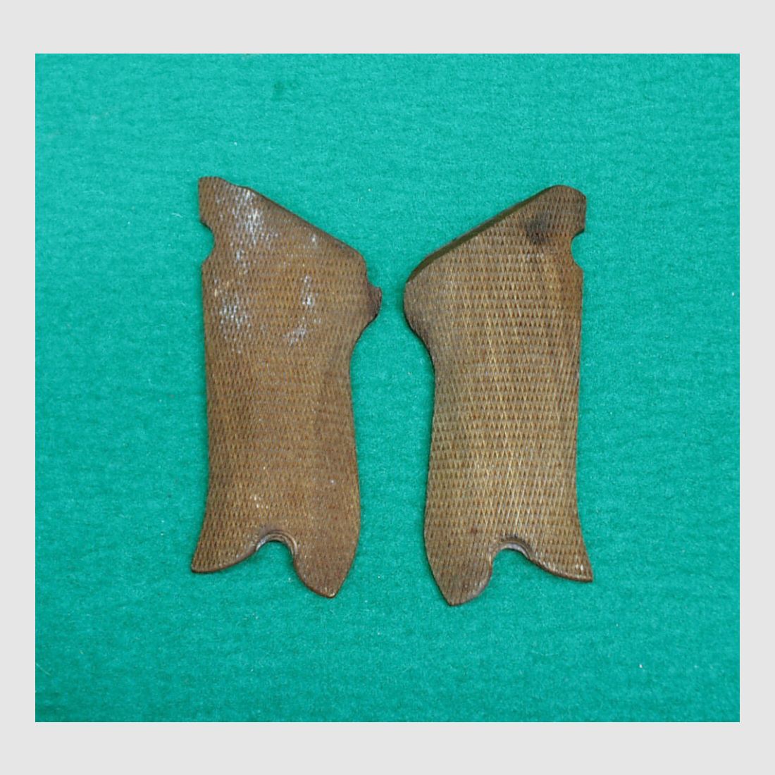 Custom Griffschalen, Holz - Luger 08, P08