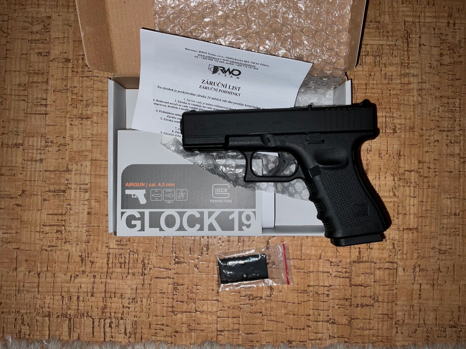 Glock 19 CO2 4,5 mm BBs NUOVO