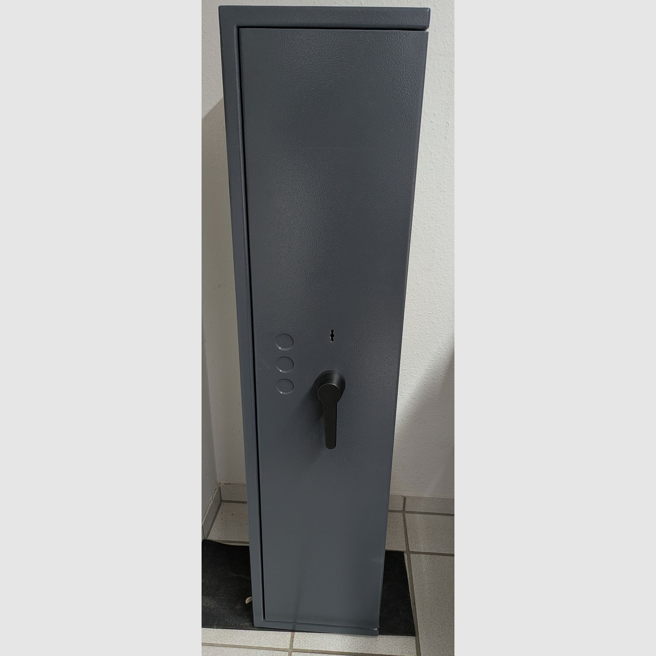 Neuwertiger Waffenschrank Schutzklasse 0 - für Langwaffen