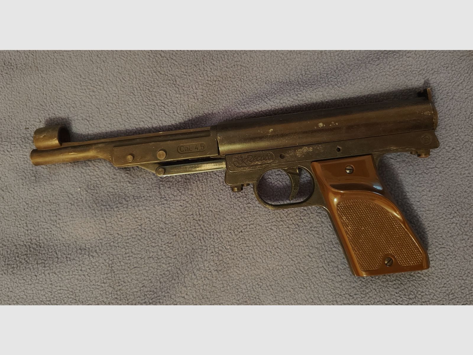Récord pistola de aire comprimido con F en el pentágono calibre 4,5 mm antiguo