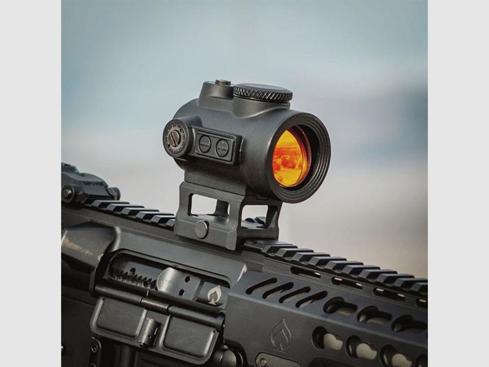 Sun Optics USA	 Red-Dot RAID 1x30 rot 2MOA