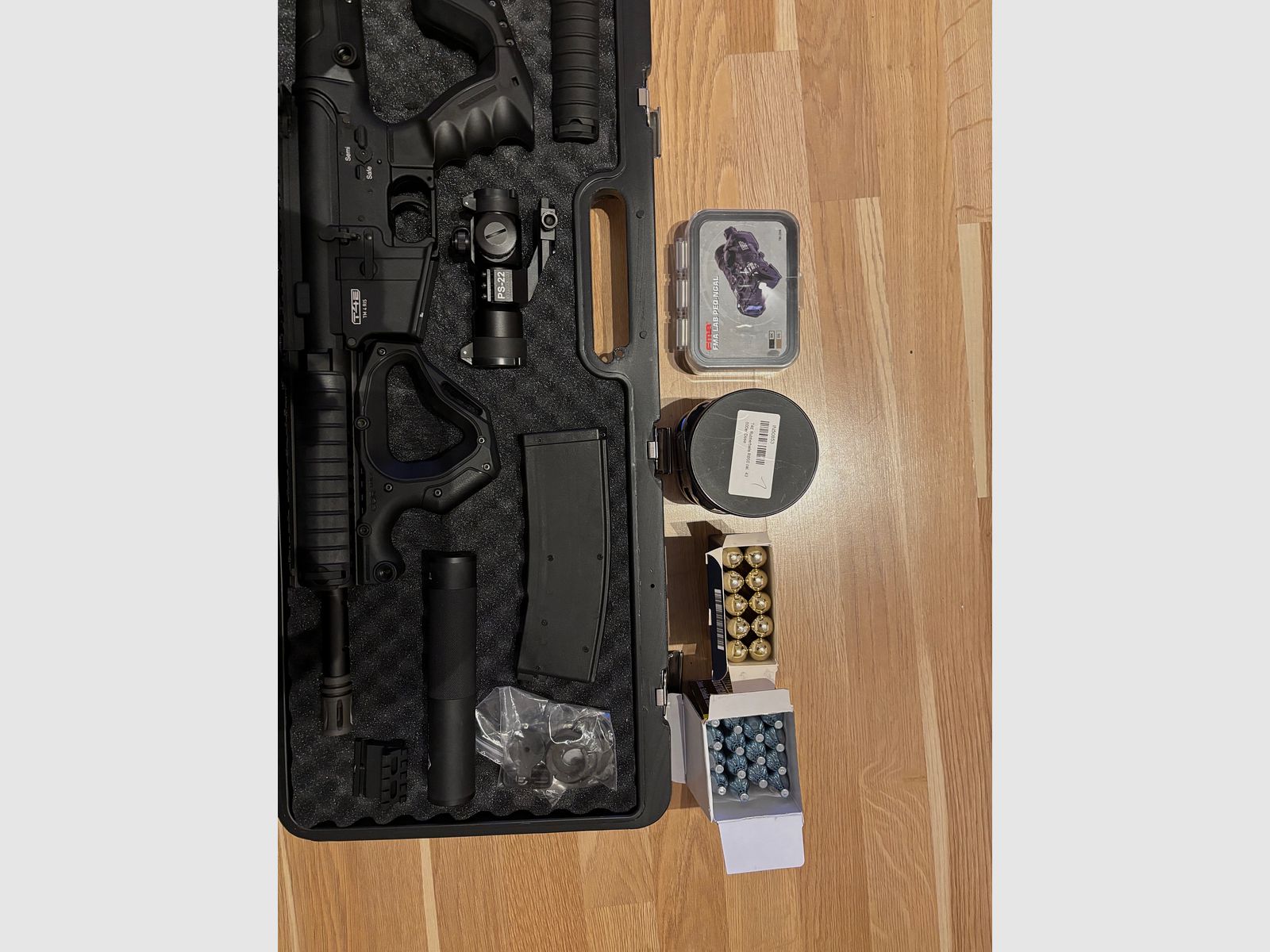 Umarex T4E TM4 RIS kal..43 incl. accessoires